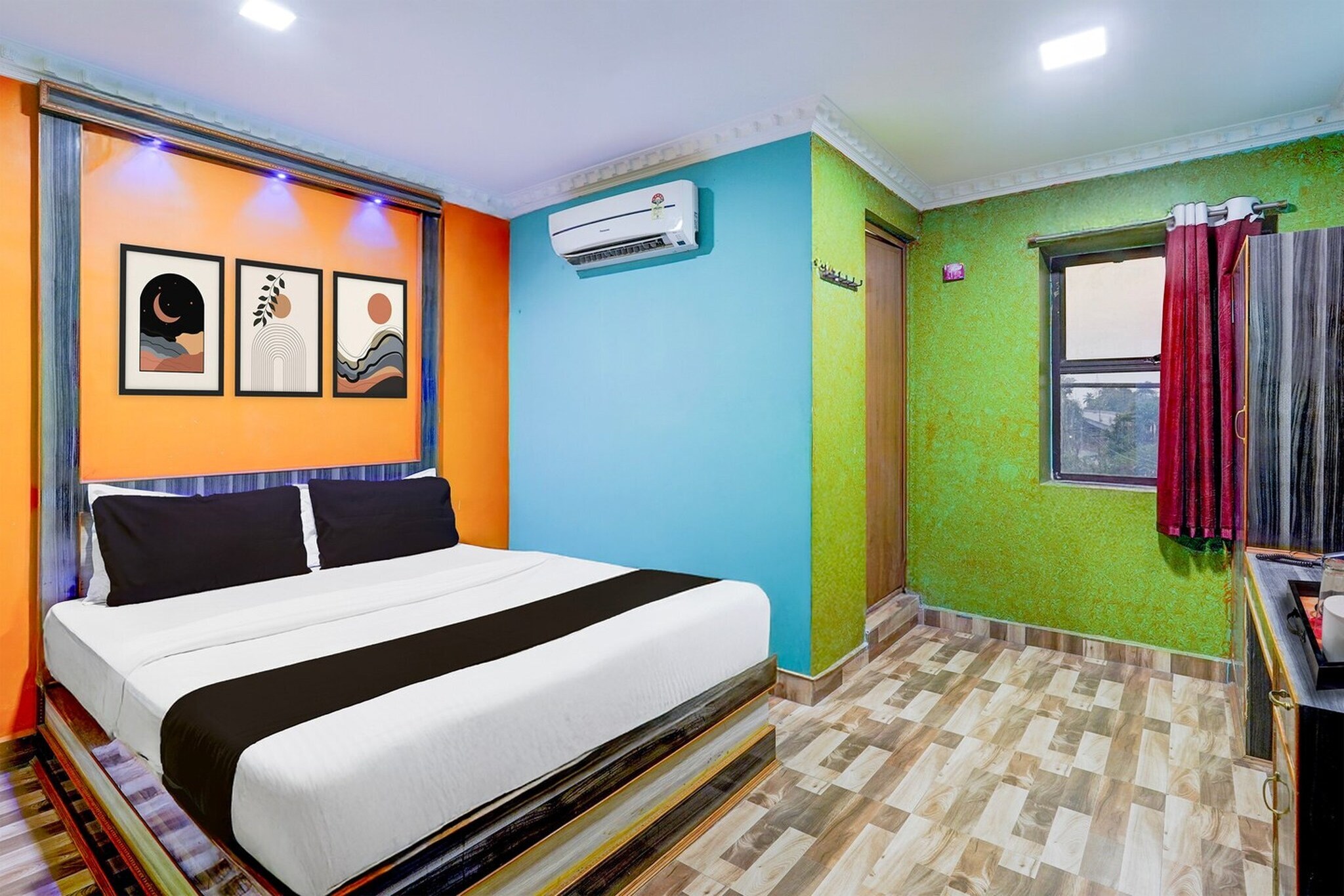 Super Collection O Karnampet Gate Formerly KVS Residency is set in JÄmb. Among the facilities at this property are a shared lounge and room service, along with free WiFi throughout the property. The hotel features family rooms.
The units at the hotel come with a seating area, a flat-screen TV with satellite channels and a private bathroom with free toiletries and a bath or shower. All rooms at Super Collection O Karnampet Gate Formerly KVS Residency feature air conditioning and a desk.
A continental breakfast is available at the accommodation.
Chennai International Airport is 115 km away.
Unmarried couples are warmly welcome at this property.
"Complimentary early check-in"- Subject to availability.
Guests with local ID proof are warmly welcome.
Early Check-In Policy: A full day’s room rate will be charged for check-ins before 6:00 AM. Complimentary early check-in is available between 6:00 AM and 10:00 AM, subject to room availability.
Check-in is only available to guests aged 18 and above. Please provide a government-issued ID to confirm your age.