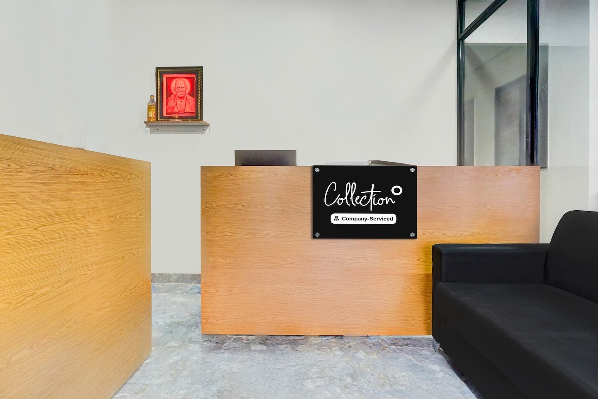 Ground floor: (bedroom(double bed, air conditioning, Towels incl., telephone), bathroom(bathtub or shower, shower, washbasin, toilet, shampoo, body soap, hot water))