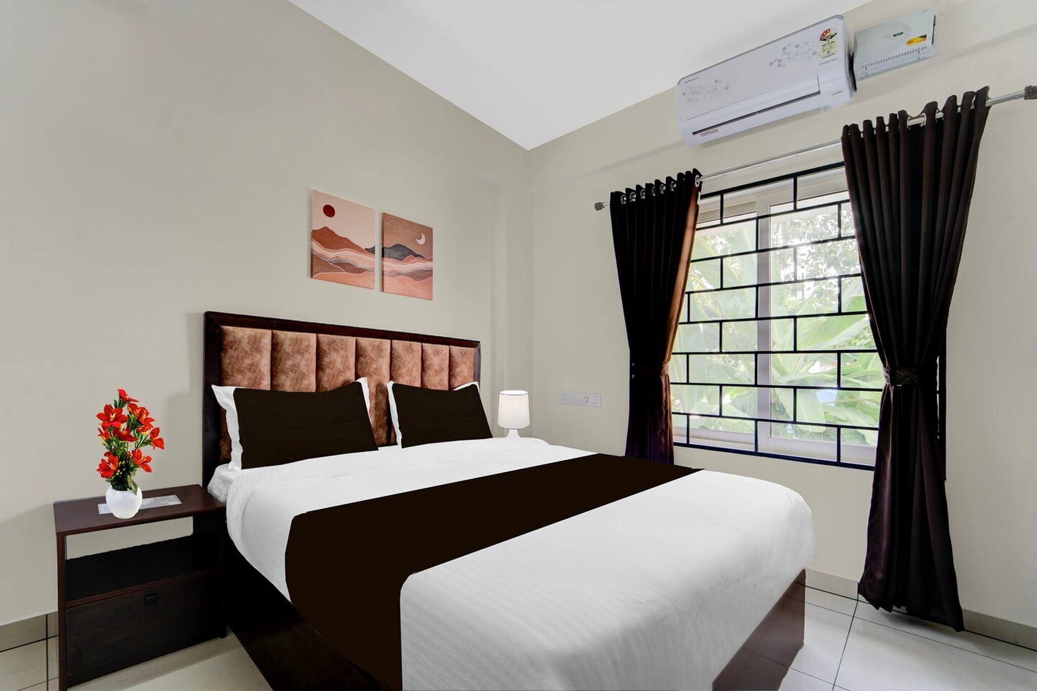 Comfortable Accommodation: Collection O Valiyavila Junction Near Poojapura in Trivandrum offers family rooms with air-conditioning, private bathrooms, work desks, and seating areas. Each room includes free toiletries, a shower, dressing room, TV, tiled floors, and a wardrobe.

Convenient Facilities: Guests benefit from a 24-hour front desk, room service, and a range of amenities including a work desk, TV, and free toiletries. The hotel provides a comfortable environment with tiled floors and a seating area.

Prime Location: Located 10 km from Thiruvananthapuram International Airport, the hotel is near attractions such as Napier Museum (8 km), Sree Padmanabhaswamy Temple (9 km), and Thiruvananthapuram Central Railway Station (7 km).

Unmarried couples are warmly welcome at this property.

Guests with local ID proof are warmly welcome.

Early Check-In Policy: A full day’s room rate will be charged for check-ins before 6:00 AM. Complimentary early check-in is available between 6:00 AM and 10:00 AM, subject to room availability.
Check-in is only available to guests aged 18 and above. Please provide a government-issued ID to confirm your age.
