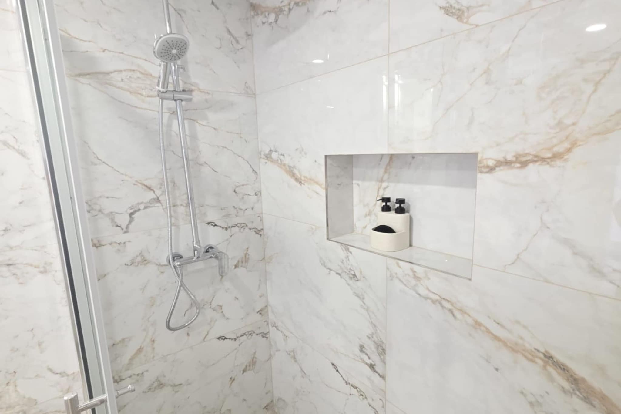 Penthouse Apartment Dijana - One Bedroom Apartment with Terrace-Badezimmer