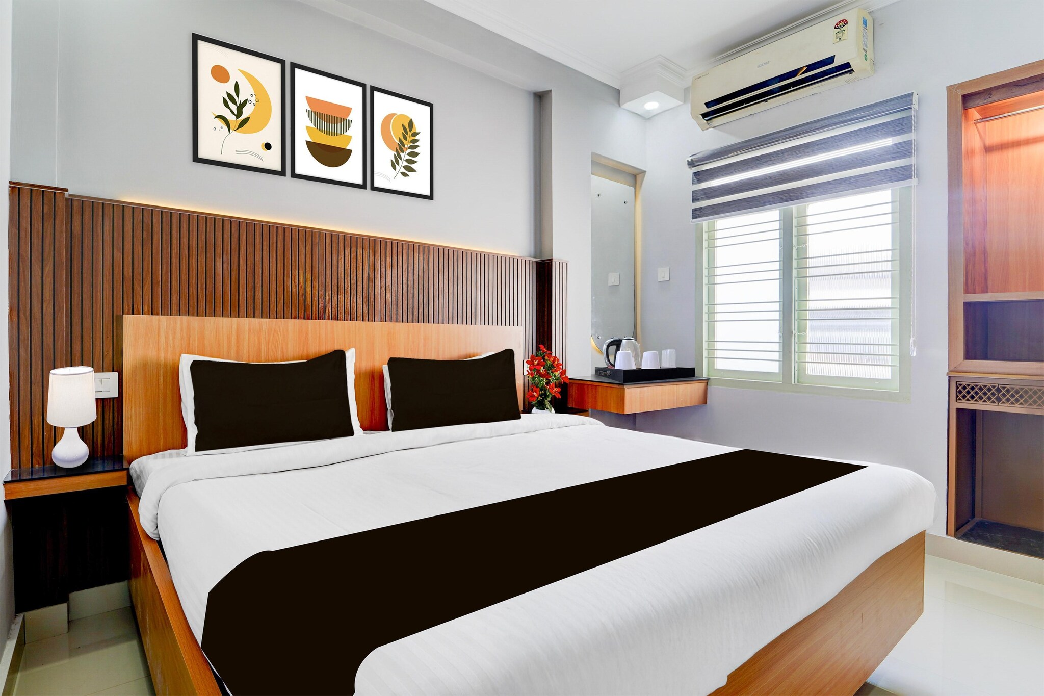 Comfortable Accommodations: Super Collection O Market Road Ernakulam in Kochi offers family rooms with air-conditioning, private bathrooms, work desks, and seating areas. Each room includes free toiletries, a bath or shower, TV, and tiled floors.
Essential Facilities: Guests enjoy free WiFi throughout the property, a lift, 24-hour front desk, housekeeping service, room service, and luggage storage. Additional amenities include a work desk, seating area, and wardrobe.
Prime Location: Located 27 km from Cochin International Airport, the hotel is a short walk from Ernakulam Public Library (4 minutes) and Ernakulam Shiva Temple (15 minutes). Nearby attractions include Government Law College (600 metres) and Rainbow Bridge Ernakulam (less than 1 km).
Unmarried couples are warmly welcome at this property.
Guests with local ID proof are warmly welcome.
Early Check-In Policy: A full day’s room rate will be charged for check-ins before 6:00 AM. Complimentary early check-in is available between 6:00 AM and 10:00 AM, subject to room availability.
Check-in is only available to guests aged 18 and above. Please provide a government-issued ID to confirm your age.