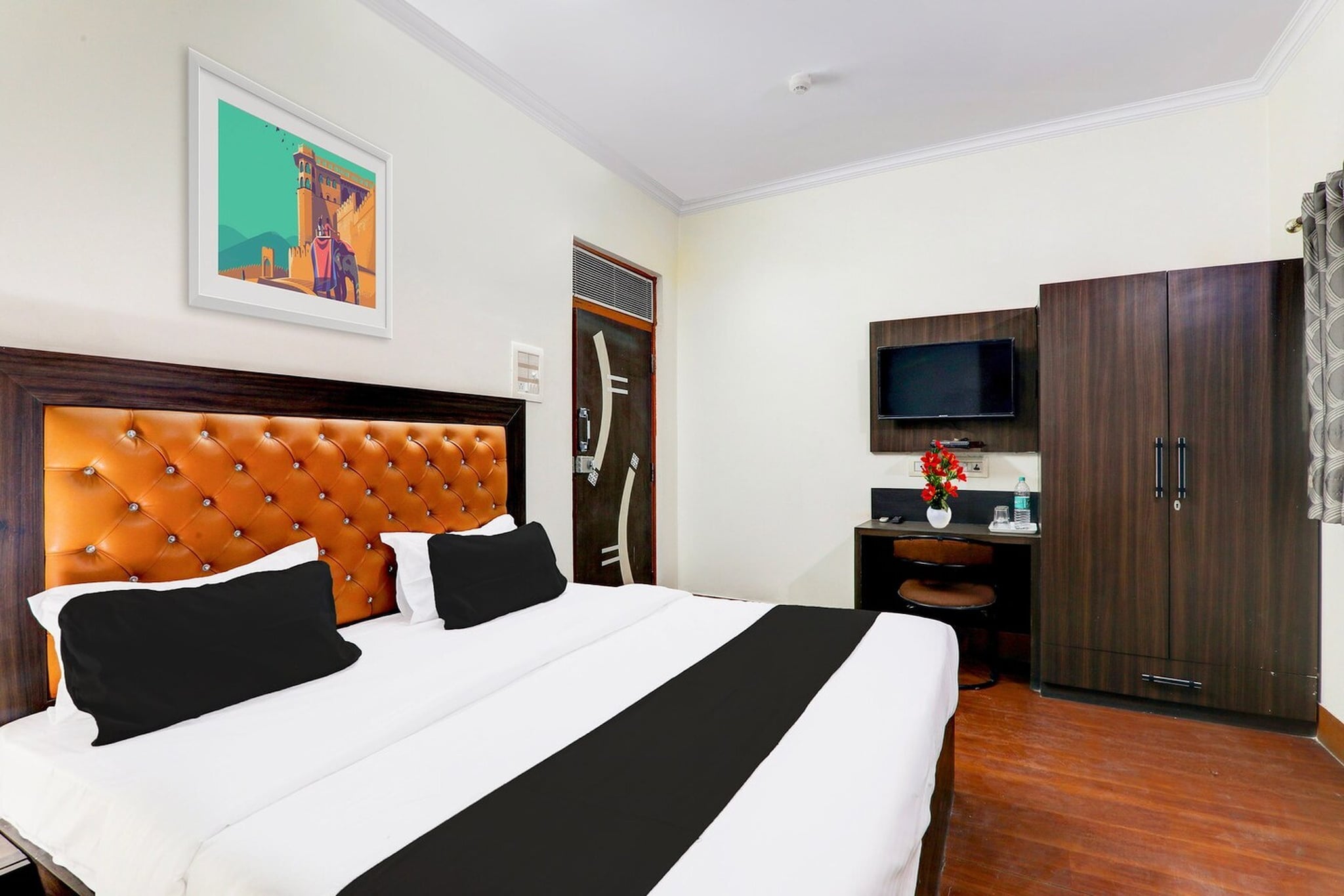 Comfortable Accommodations: Super Collection O Alambagh Formerly BM Palace in Lucknow offers spacious rooms with air-conditioning and TV. Guests enjoy free WiFi throughout the property, ensuring connectivity during their stay.

Convenient Facilities: The hotel features a lounge, 24-hour front desk, family rooms, and room service. Additional amenities include a lounge, providing a relaxing space for guests.

Prime Location: Located 7 km from Chaudhary Charan Singh International Airport, the hotel is close to attractions such as Lucknow University (8 km), Lucknow Junction Railway Station (5 km), and KD Singh Stadium (7 km). Guests appreciate the attentive staff and excellent room cleanliness.

Unmarried couples are warmly welcome at this property.
Guests with local ID proof are warmly welcome.


Early Check-In Policy: A full day’s room rate will be charged for check-ins before 6:00 AM. Complimentary early check-in is available between 6:00 AM and 10:00 AM, subject to room availability.

Check-in is only available to guests aged 18 and above. Please provide a government-issued ID to confirm your age.


