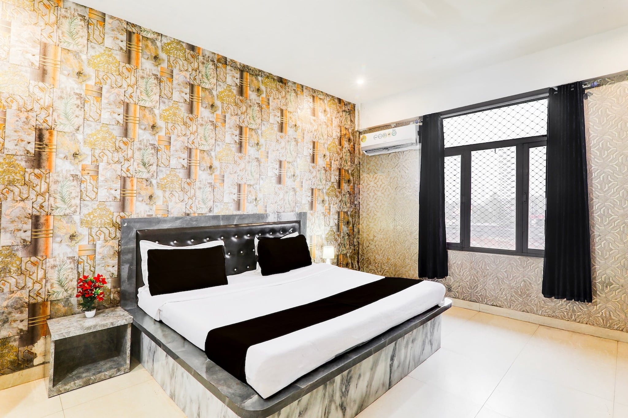 Comfortable Accommodations: Super Collection O Ayodhya Near Airport in Ayodhya offers 4-star comfort with free WiFi throughout the property. Each room features air-conditioning, a private bathroom, work desk, and seating area.
Convenient Facilities: Guests benefit from a 24-hour front desk, shared kitchen, family rooms, shuttle service, room service, and meeting rooms. Free on-site parking is available, along with a continental breakfast.
Prime Location: Located 2 km from Ayodhya Airport, the hotel is 5 km from Faizabad Railway Station. Nearby attractions include International Stadium and various temples.
Unmarried couples are warmly welcome at this property.
Guests with local ID proof are warmly welcome.
Early Check-In Policy: A full day’s room rate will be charged for check-ins before 6:00 AM. Complimentary early check-in is available between 6:00 AM and 10:00 AM, subject to room availability.
Check-in is only available to guests aged 18 and above. Please provide a government-issued ID to confirm your age.