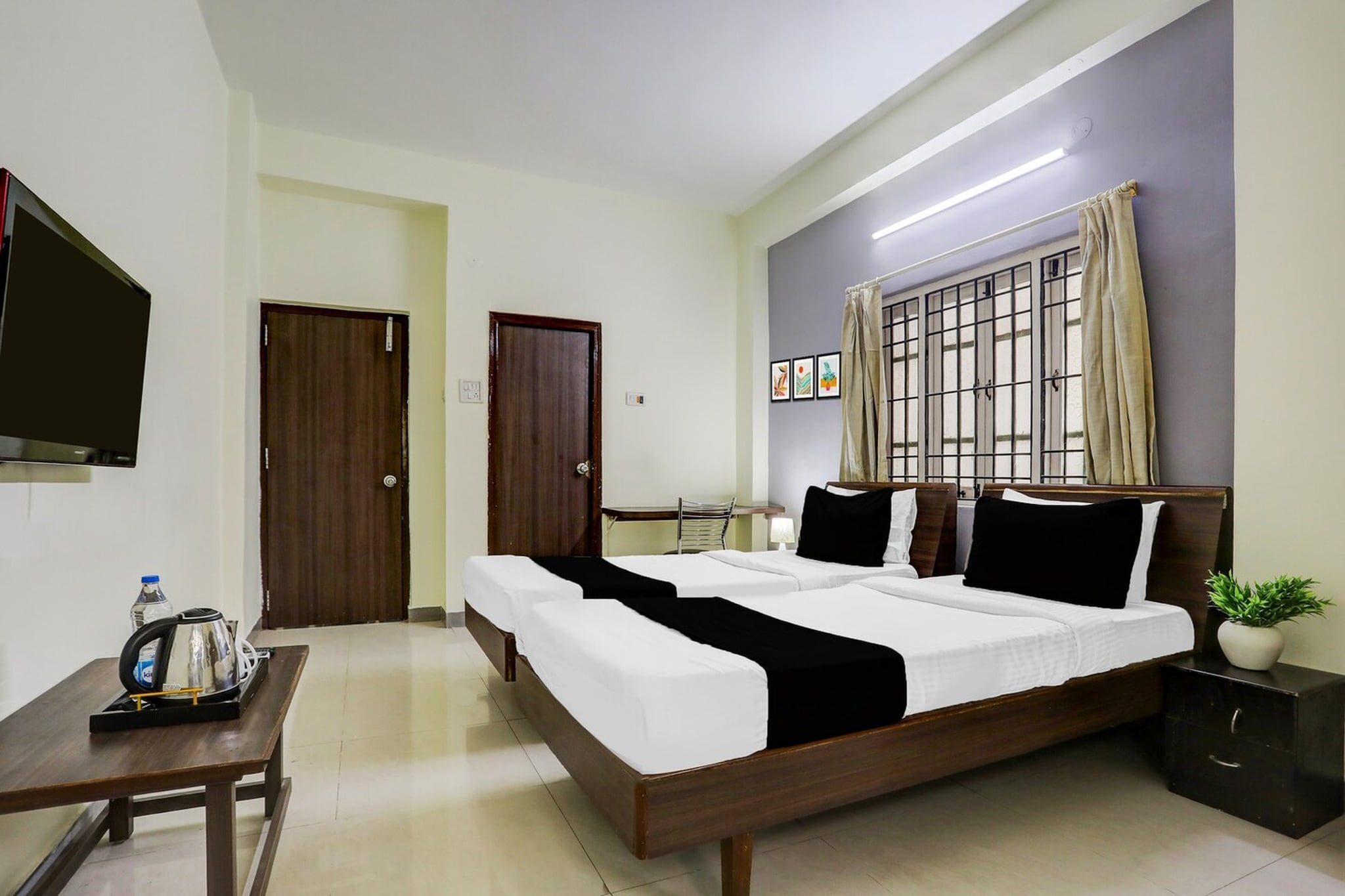 Comfortable Accommodation: Super Collection O Begumpet Formerly Alpine Glow Sunrise in Hyderabad offers a 3-star apartment with one bedroom, a living room, and a private bathroom. The property includes a kitchenette, air-conditioning, and a work desk.
Essential Facilities: Guests enjoy free WiFi throughout the property, a lounge, lift, 24-hour front desk, housekeeping service, family rooms, and room service. The continental breakfast is served daily.
Convenient Location: Located 31 km from Rajiv Gandhi International Airport, the apartment is near RBI Quarters. Nearby attractions include Jalavihar, City Centre Mall, Snow World, and Charminar, each 6-15 km away.
Unmarried couples are warmly welcome at this property.
Guests with local ID proof are warmly welcome.
Early Check-In Policy: A full day’s room rate will be charged for check-ins before 6:00 AM. Complimentary early check-in is available between 6:00 AM and 10:00 AM, subject to room availability.
Check-in is only available to guests aged 18 and above. Please provide a government-issued ID to confirm your age.
