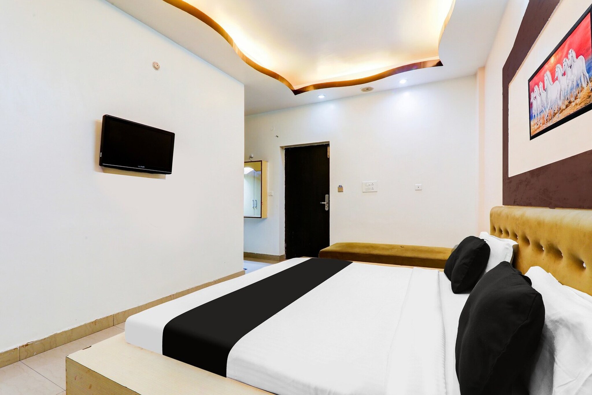 Comfortable Accommodations: Collection O Charbagh Formerly Seven Seas in Lucknow offers family rooms with air-conditioning, private bathrooms, work desks, and free toiletries. Each room includes a TV, wardrobe, and tiled floors.

Dining Experience: The family-friendly restaurant serves Indian cuisine with a traditional, modern, and romantic ambience. Guests can enjoy lunch and dinner in a welcoming setting.

Convenient Facilities: The hotel provides free WiFi throughout, a lift, 24-hour front desk, housekeeping service, room service, and luggage storage. Additional amenities include a seating area and a work desk.

Nearby Attractions: Chaudhary Charan Singh International Airport is 11 km away. Lucknow Junction Railway Station is a 19-minute walk, while Lucknow University lies 5 km from the property.

Unmarried couples are warmly welcome at this property.
Guests with local ID proof are warmly welcome.

Early Check-In Policy: A full day’s room rate will be charged for check-ins before 6:00 AM. Complimentary early check-in is available between 6:00 AM and 10:00 AM, subject to room availability.
Check-in is only available to guests aged 18 and above. Please provide a government-issued ID to confirm your age.
