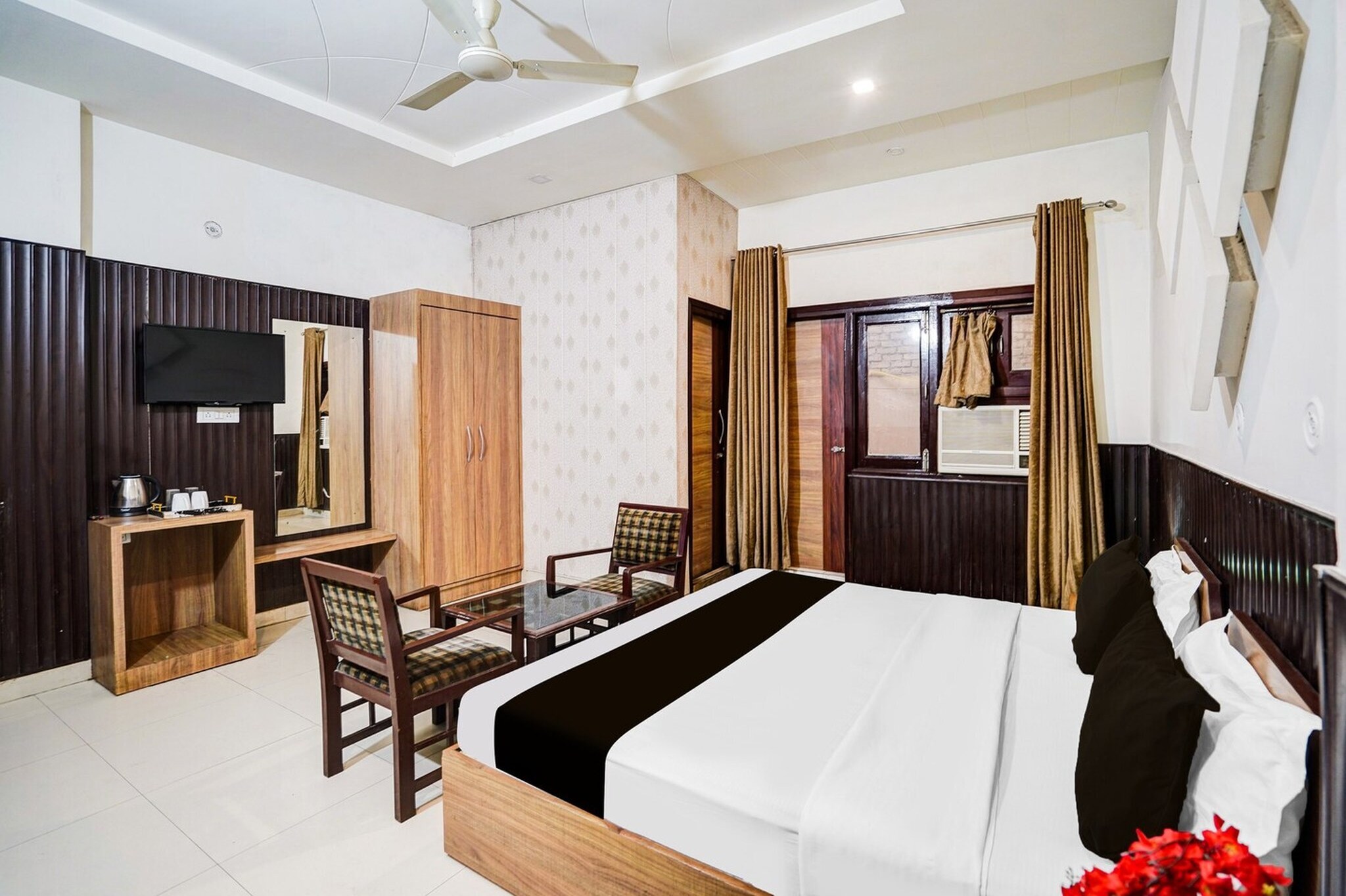 Collection O Civil Lines Rudrapur
