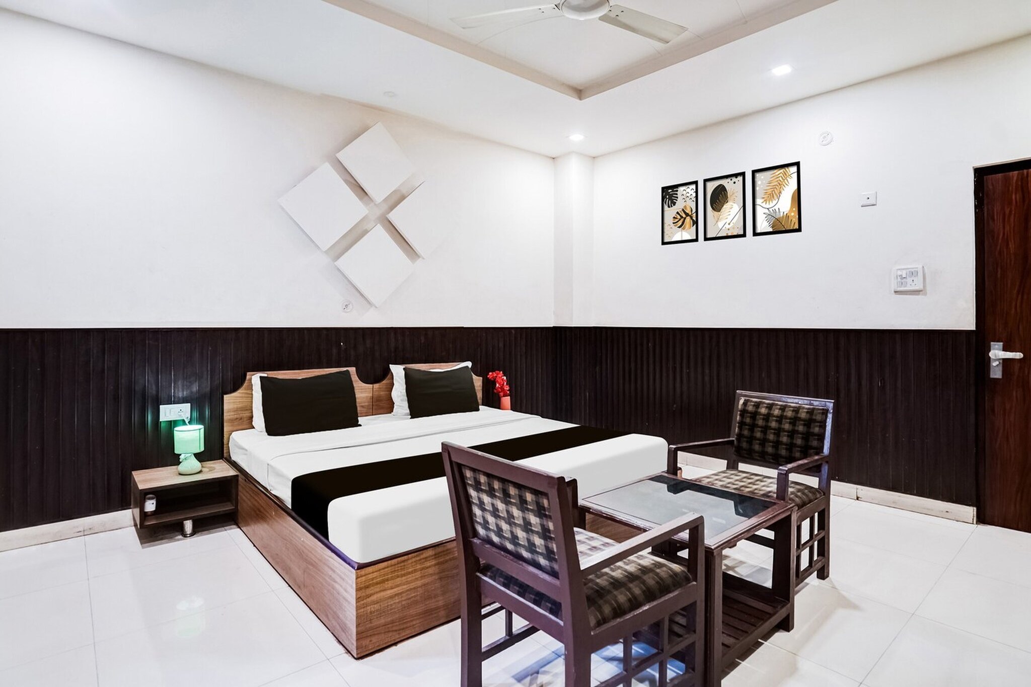 Comfortable Accommodations: Super Collection O Civil Lines Rudrapur in Rudrapur offers family rooms with air-conditioning, private bathrooms, work desks, and free toiletries. Each room includes a TV, wardrobe, and tiled floors.
Dining Experience: The family-friendly restaurant serves Indian cuisine in a welcoming ambience. Guests can enjoy a continental breakfast each morning.
Essential Facilities: The hotel provides free WiFi throughout, a lounge, 24-hour front desk, housekeeping service, room service, and luggage storage. Free on-site parking is available.
Location and Access: Located 12 km from Pantnagar Airport, the hotel offers easy access to local attractions.
Unmarried couples are warmly welcome at this property.
Guests with local ID proof are warmly welcome.
Early Check-In Policy: A full day’s room rate will be charged for check-ins before 6:00 AM. Complimentary early check-in is available between 6:00 AM and 10:00 AM, subject to room availability.
Check-in is only available to guests aged 18 and above. Please provide a government-issued ID to confirm your age.