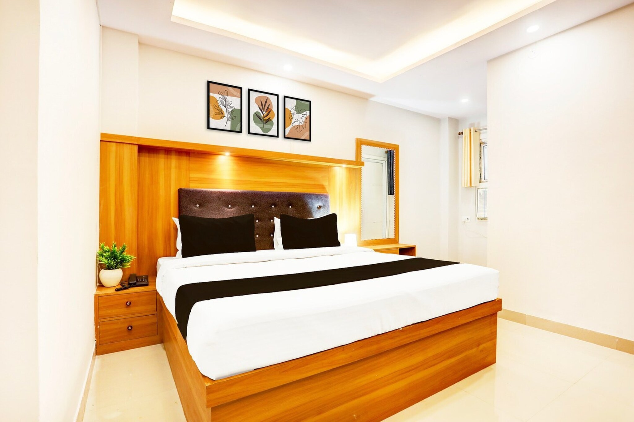 Comfortable Accommodations: Super Collection O Gola Road in Patna offers family rooms with air-conditioning, private bathrooms, work desks, and seating areas. Each room includes free toiletries, a shower, TV, and tiled floors.
Essential Facilities: Guests enjoy free WiFi throughout the property, a lift, 24-hour front desk, housekeeping service, room service, and luggage storage. The hotel provides a continental breakfast each morning.
Convenient Location: Located 5 km from Jay Prakash Narayan Airport and 11 km from Patna Railway Station, the hotel is near V-Mart and Bengal Sweets.
Unmarried couples are warmly welcome at this property.
Guests with local ID proof are warmly welcome.
Early Check-In Policy: A full day’s room rate will be charged for check-ins before 6:00 AM. Complimentary early check-in is available between 6:00 AM and 10:00 AM, subject to room availability.
Check-in is only available to guests aged 18 and above. Please provide a government-issued ID to confirm your age.