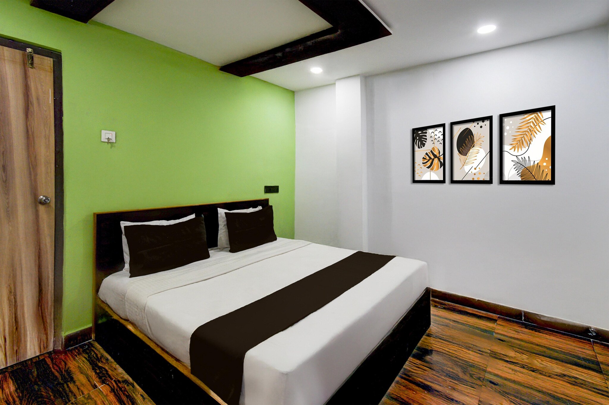 Comfortable Accommodations: Super Collection O Hanamkonda in Warangal offers family rooms with air-conditioning and TV. Free WiFi is available throughout the property, ensuring connectivity for all guests.
Convenient Facilities: The hotel features a lift, 24-hour front desk, housekeeping service, and room service. Additional amenities include a continental breakfast and multilingual reception staff who speak English and Hindi.
Prime Location: Located on Darga Road, the hotel is near NIT College and Teachers Colony. Rajiv Gandhi International Airport is 156 km away, providing easy access for travellers.
Unmarried couples are warmly welcome at this property.
Guests with local ID proof are warmly welcome.
Early Check-In Policy: A full day’s room rate will be charged for check-ins before 6:00 AM. Complimentary early check-in is available between 6:00 AM and 10:00 AM, subject to room availability.
Check-in is only available to guests aged 18 and above. Please provide a government-issued ID to confirm your age.