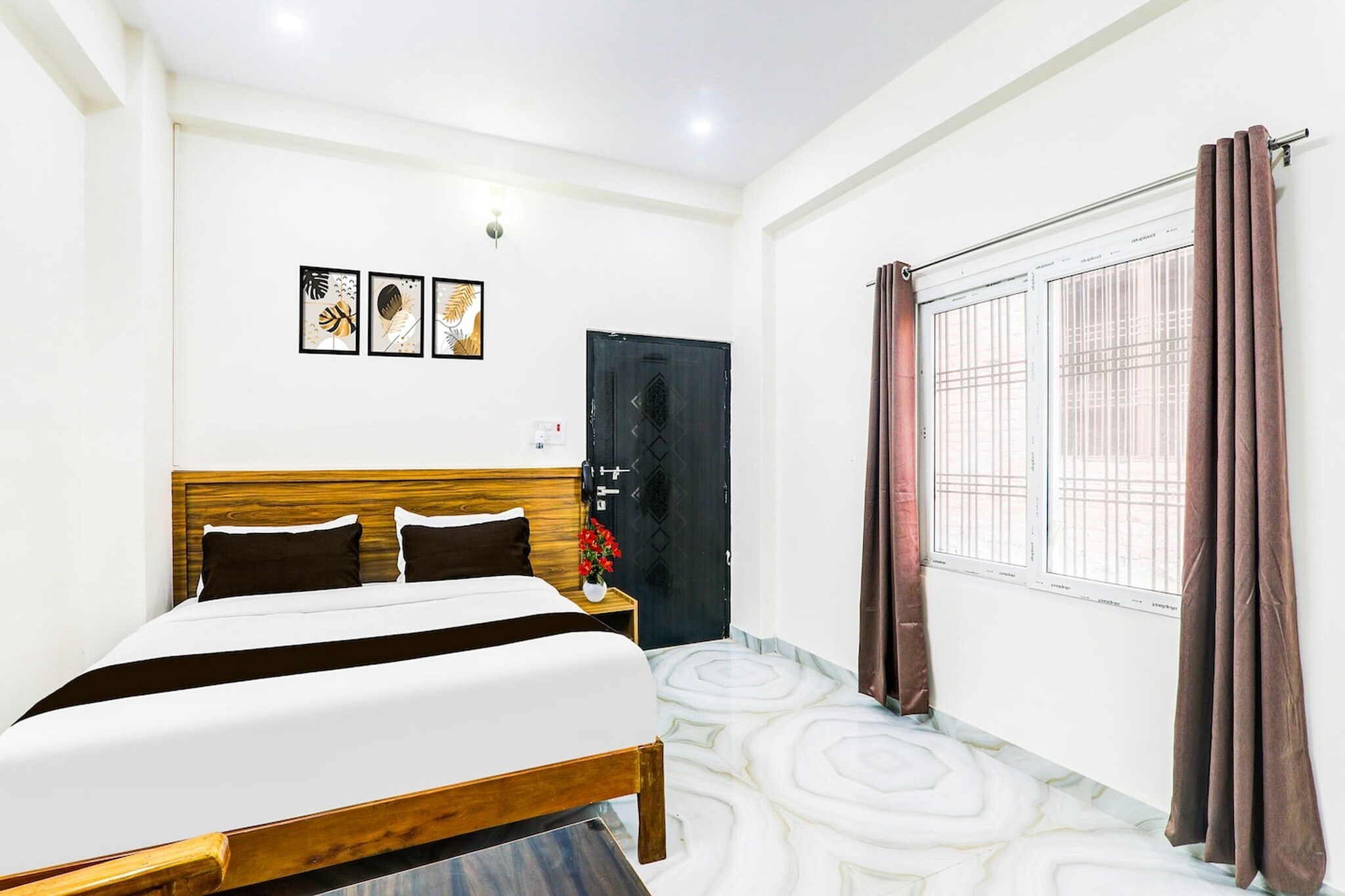 Comfortable Accommodations: Super Collection O Karaudi Marg Chittaipur Varanasi in Varanasi offers family rooms with air-conditioning, private bathrooms, work desks, and seating areas. Each room includes free toiletries, bath or shower, TV, tiled floors, and a wardrobe.

Essential Facilities: Guests enjoy free WiFi throughout the property, a lift, 24-hour front desk, housekeeping service, room service, and luggage storage. The hotel provides a continental breakfast and multilingual reception staff speak English and Hindi.

Prime Location: Located 33 km from Lal Bahadur Shastri International Airport, the hotel is near attractions such as Banaras Hindu University (3 km), Sri Sankata Mochan Hanuman Temple (4 km), and Assi Ghat (5 km). Highly rated by guests for its excellent 
service.

Unmarried couples are warmly welcome at this property.
Guests with local ID proof are warmly welcome.
Apologies, but we are currently unable to host foreign nationals at this property.
Early Check-In Policy: A full dayâ€™s room rate will be charged for check-ins before 6:00 AM. Complimentary early check-in is available between 6:00 AM and 10:00 AM, subject to room availability.
Check-in is only available to guests aged 18 and above. Please provide a government-issued ID to confirmÂ yourÂ age.
