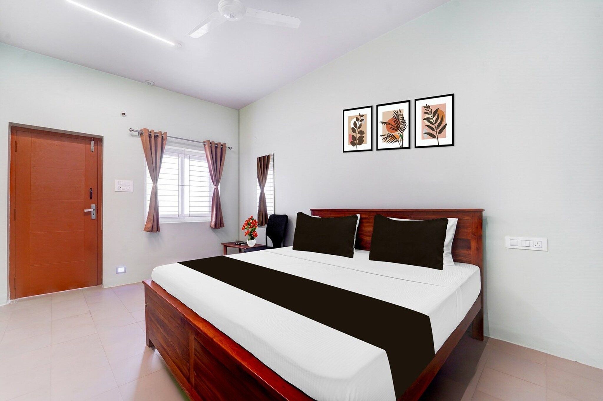 Comfortable Accommodations: Super Collection O Karumathampatti in Coimbatore offers family rooms with air-conditioning, private bathrooms, work desks, and seating areas. Each room includes free toiletries, bath or shower, TV, tiled floors, and wardrobes.

Essential Facilities: Guests enjoy free WiFi throughout the property, a lift, 24-hour front desk, housekeeping service, room service, and luggage storage. Additional amenities include air-conditioning, private bathrooms, work desks, seating areas, free toiletries, bath or shower, TV, tiled floors, and wardrobes.

Convenient Location: Located 16 km from Coimbatore International Airport, the hotel is 25 km from Codissia Trade Fair Complex, 34 km from Coimbatore Junction and Podanur Junction.


Unmarried couples are warmly welcome at this property.
Guests with local ID proof are warmly welcome.

Early Check-In Policy: A full day’s room rate will be charged for check-ins before 6:00 AM. Complimentary early check-in is available between 6:00 AM and 10:00 AM, subject to room availability.
Check-in is only available to guests aged 18 and above. Please provide a government-issued ID to confirm your age.