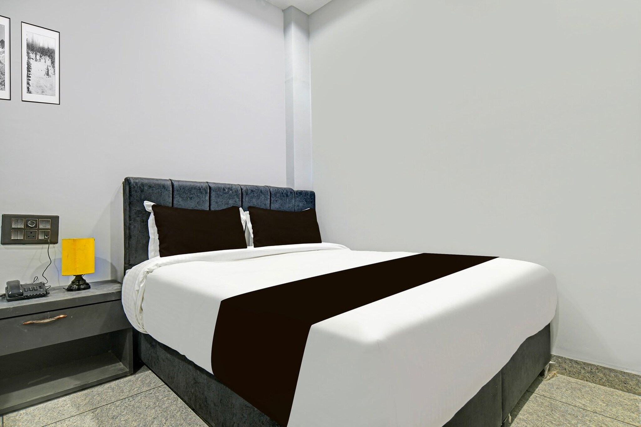 Comfortable Accommodations: Super Collection O Mahakal Formerly Maharana Pratap in Ujjain offers family rooms with air-conditioning, private bathrooms, work desks, and seating areas. Each room includes free toiletries, a bath or shower, TV, and tiled floors.
Essential Facilities: Guests enjoy free WiFi throughout the property, a 24-hour front desk, housekeeping service, room service, and luggage storage. Additional amenities include a work desk, seating area, and wardrobe.
Prime Location: Located 56 km from Devi Ahilya Bai Holkar Airport, the hotel is a 17-minute walk from Mahakaleshwar Jyotirlinga and 800 metres from Ujjain Junction Station. Ujjain Kumbh Mela is 3 km away.
Unmarried couples are warmly welcome at this property.
Guests with local ID proof are warmly welcome.
Early Check-In Policy: A full day’s room rate will be charged for check-ins before 6:00 AM. Complimentary early check-in is available between 6:00 AM and 10:00 AM, subject to room availability.
Check-in is only available to guests aged 18 and above. Please provide a government-issued ID to confirm your age.