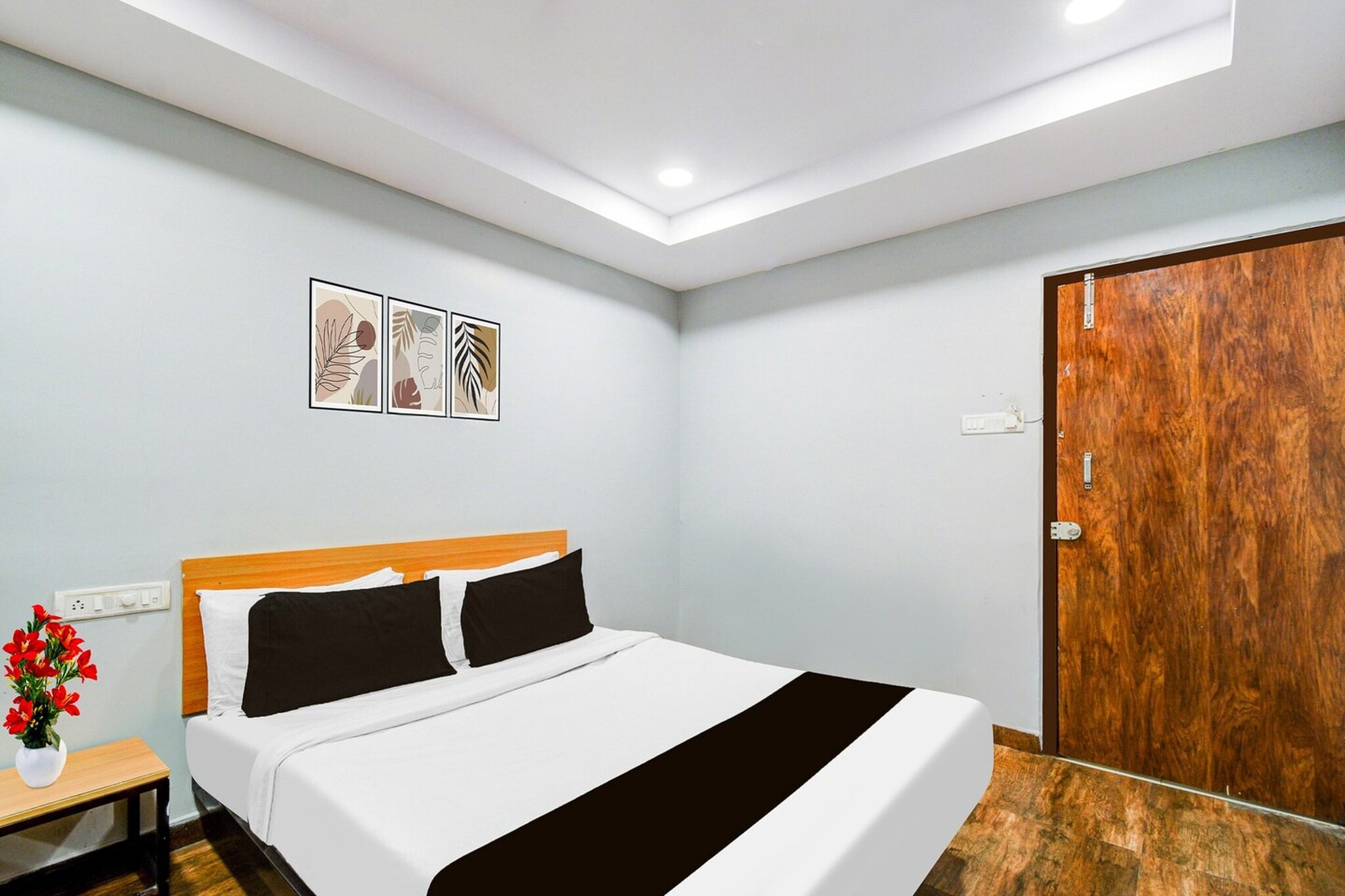 Comfortable Accommodations: Super Collection O Malkajgiri in Hyderabad offers four-star comfort with free WiFi throughout the property. Guests enjoy air-conditioned rooms equipped with TVs, ensuring a pleasant stay.

Convenient Facilities: The hotel features a lounge, lift, 24-hour front desk, housekeeping service, family rooms, and room service. Additional amenities include a business centre and a fitness centre, catering to both leisure and business travellers.

Prime Location: Located 32 km from Rajiv Gandhi International Airport, the hotel is close to attractions such as Jalavihar (11 km), Snow World (12 km), and Charminar (17 km). Guests appreciate the convenient location, room cleanliness, and attentive staff.

Unmarried couples are warmly welcome at this property.
Guests with local ID proof are warmly welcome.

Early Check-In Policy: A full day’s room rate will be charged for check-ins before 6:00 AM. Complimentary early check-in is available between 6:00 AM and 10:00 AM, subject to room availability.
Check-in is only available to guests aged 18 and above. Please provide a government-issued ID to confirm your age.
