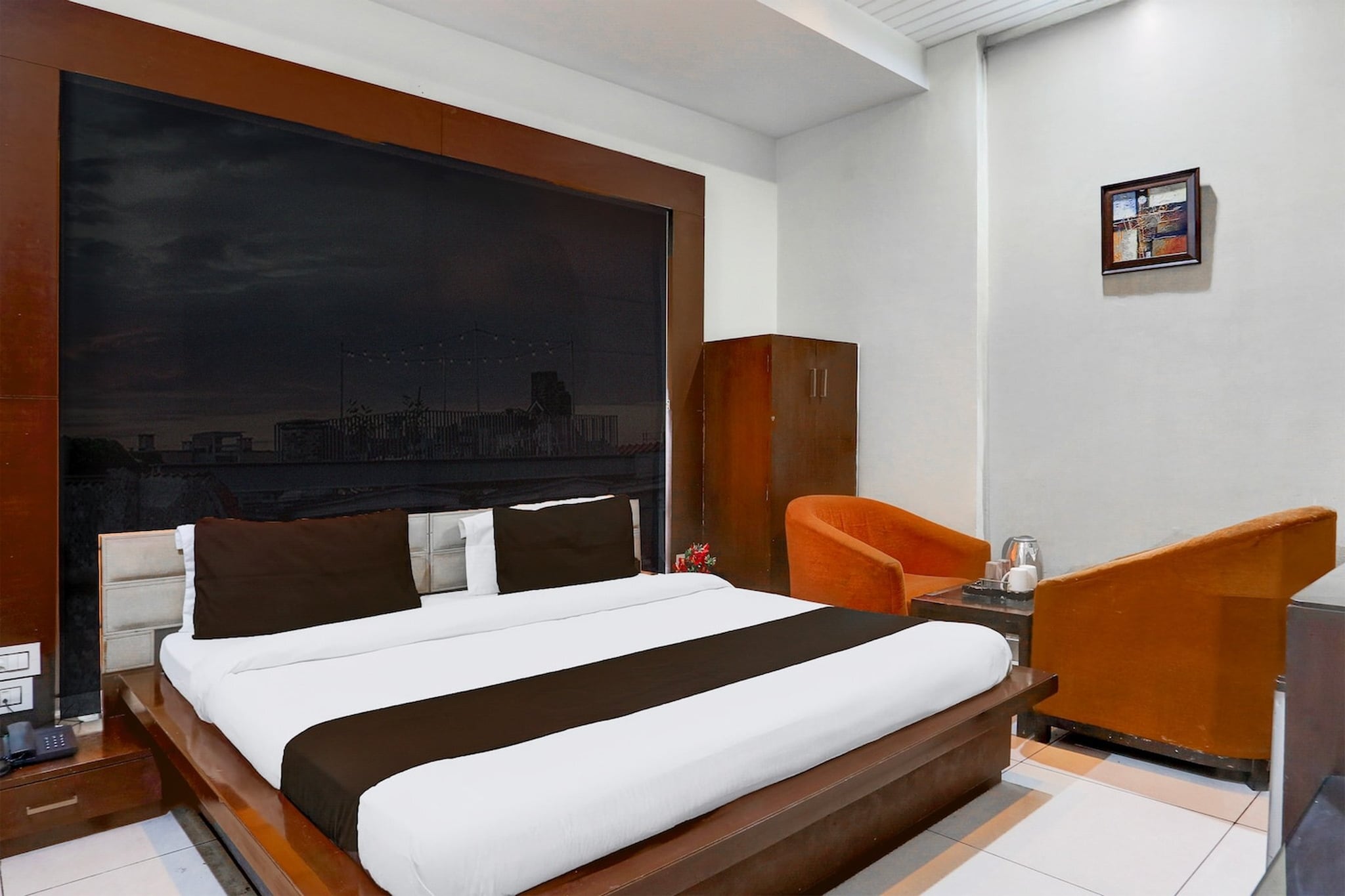 Comfortable Accommodations: Super Collection O Railway Station Road Near Clock Tower in Ludhiana offers family rooms with air-conditioning, private bathrooms, and free WiFi throughout the property. Each room includes a work desk, seating area, TV, and free toiletries.

Convenient Facilities: Guests can enjoy a lounge, lift, 24-hour front desk, housekeeping service, room service, and luggage storage. Free on-site parking is available, ensuring ease of access for all visitors.

Prime Location: Located 16 km from Ludhiana Airport, the hotel is a 14-minute walk from Ludhiana Junction Railway Station. Nearby attractions include the Clock Tower and Ludhiana Railway Station, providing easy access to local landmarks.

Unmarried couples are warmly welcome at this property.
Guests with local ID proof are warmly welcome.
Apologies, but we are currently unable to host foreign nationals at this property.
Early Check-In Policy: A full dayç—´ room rate will be charged for check-ins before 6:00 AM. Complimentary early check-in is available between 6:00 AM and 10:00 AM, subject to room availability.
Check-in is only available to guests aged 18 and above. Please provide a government-issued ID to confirmÂ yourÂ age.
