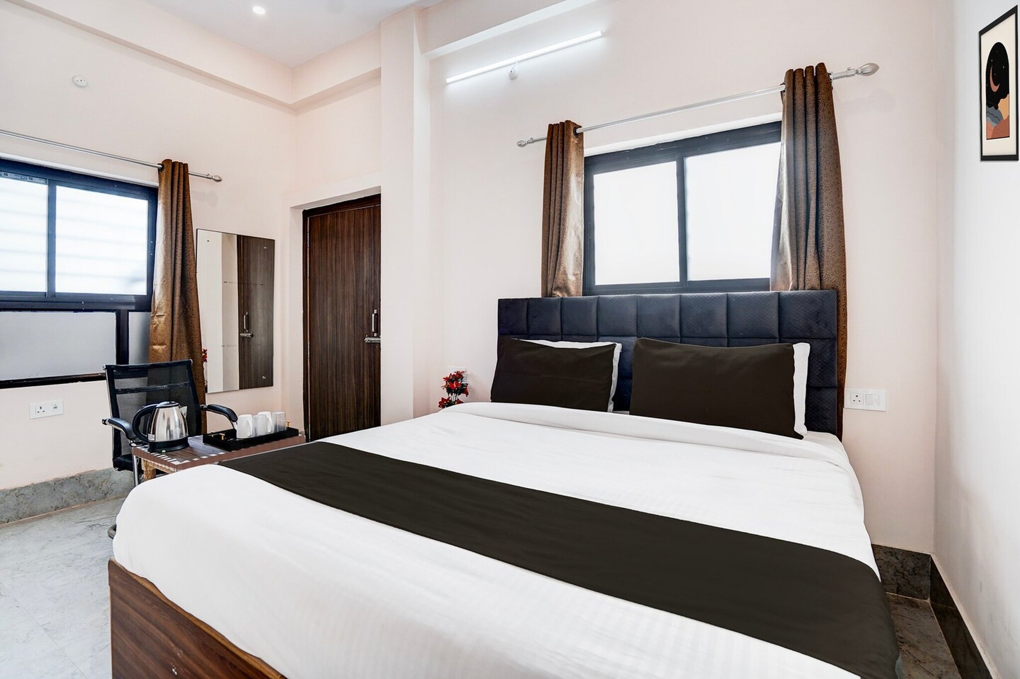 Comfortable Accommodations: Super Collection O Salori in Prayagraj offers family rooms with air-conditioning, private bathrooms, work desks, and seating areas. Each room includes free toiletries, a bath or shower, TV, and tiled floors.

Essential Facilities: Guests enjoy free WiFi throughout the property, a lift, 24-hour front desk, housekeeping service, room service, and luggage storage. The hotel provides continental and à la carte breakfast options.

Convenient Location: Located 16 km from Allahabad Airport, the hotel is 6 km from Phaphamau Junction. Reception staff speak English and Hindi.

Unmarried couples are warmly welcome at this property.	
Guests with local ID proof are warmly welcome.

Early Check-In Policy: A full day's room rate will be charged for check-ins before 6:00 AM. Complimentary early check-in is available between 6:00 AM and 10:00 AM, subject to room availability.
Check-in is only available to guests aged 18 and above. Please provide a government-issued ID to confirm your age.