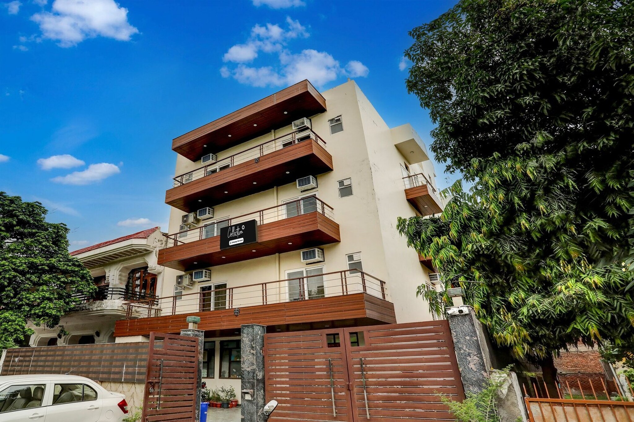 Super Collection O Sector 55 Noida