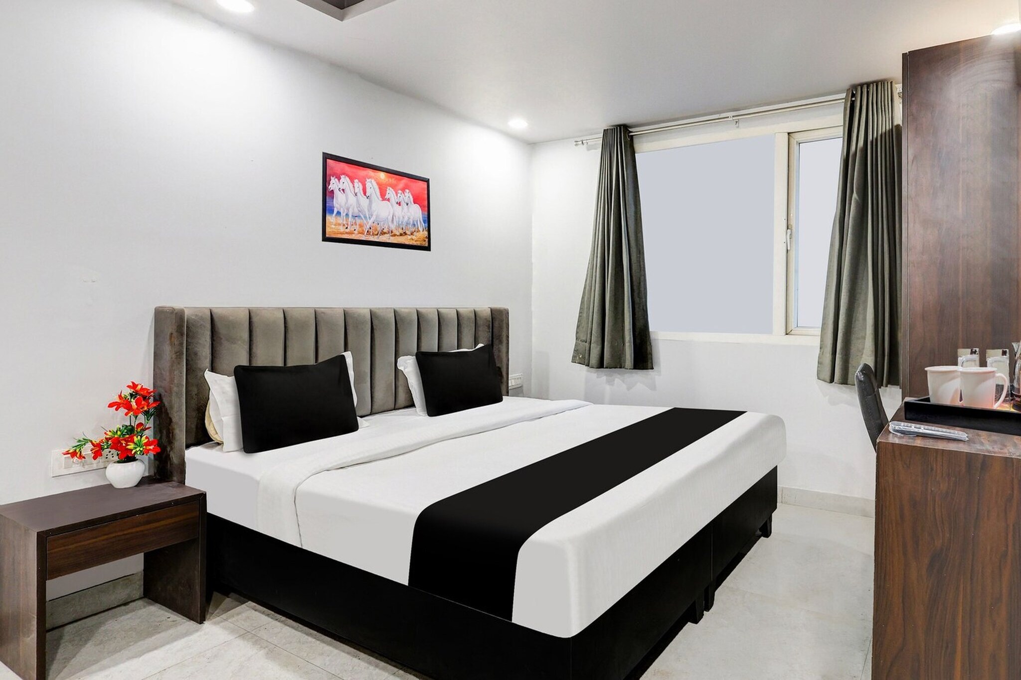 Comfortable Accommodations: Super Collection O Shalimar Bagh in Delhi offers family rooms with air-conditioning, private bathrooms, work desks, and free WiFi throughout the property. Each room includes a seating area, TV, and free toiletries.
Convenient Facilities: Guests benefit from a lounge, lift, 24-hour front desk, housekeeping service, room service, and luggage storage. Additional amenities include a work desk, TV, and tiled floors.
Prime Location: Located 22 km from Delhi International Airport, the hotel is near attractions such as Gurudwara Sis Ganj Sahib (12 km), Red Fort (13 km), and India Gate (17 km).
Unmarried couples are warmly welcome at this property.
Guests with local ID proof are warmly welcome.
Early Check-In Policy: A full day's room rate will be charged for check-ins before 6:00 AM. Complimentary early check-in is available between 6:00 AM and 10:00 AM, subject to room availability.
Check-in is only available to guests aged 18 and above. Please provide a government-issued ID to confirm your age.