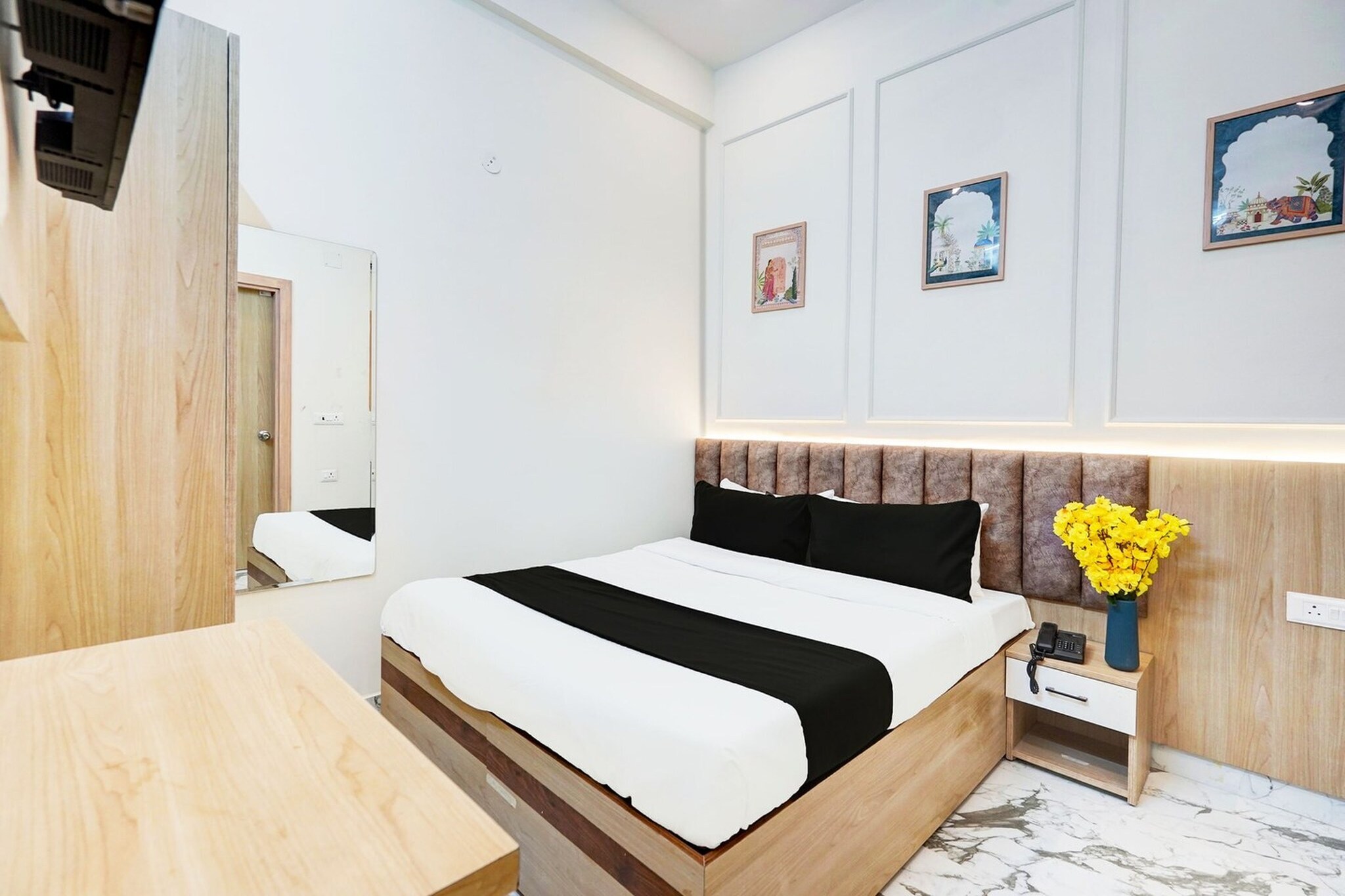Comfortable Accommodations: Super Collection O Surajpur Chowk Greater Noida in Noida offers family rooms with air-conditioning, private bathrooms, work desks, and seating areas. Each room includes free toiletries, a shower, dressing room, wardrobe, and TV.

Essential Facilities: Guests enjoy free WiFi throughout the property, a lift, 24-hour front desk, and room service. Additional amenities include a work desk, seating area, and free toiletries.

Convenient Location: Located 37 km from Hindon Airport, the hotel is near attractions such as Swaminarayan Akshardham (28 km), Tughlaqabad Fort (30 km), and India Gate (35 km).

Unmarried couples are warmly welcome at this property.
Guests with local ID proof are warmly welcome.

Early Check-In Policy: A full day's room rate will be charged for check-ins before 6:00 AM. Complimentary early check-in is available between 6:00 AM and 10:00 AM, subject to room availability.
Check-in is only available to guests aged 18 and above. Please provide a government-issued ID to confirm your age.
