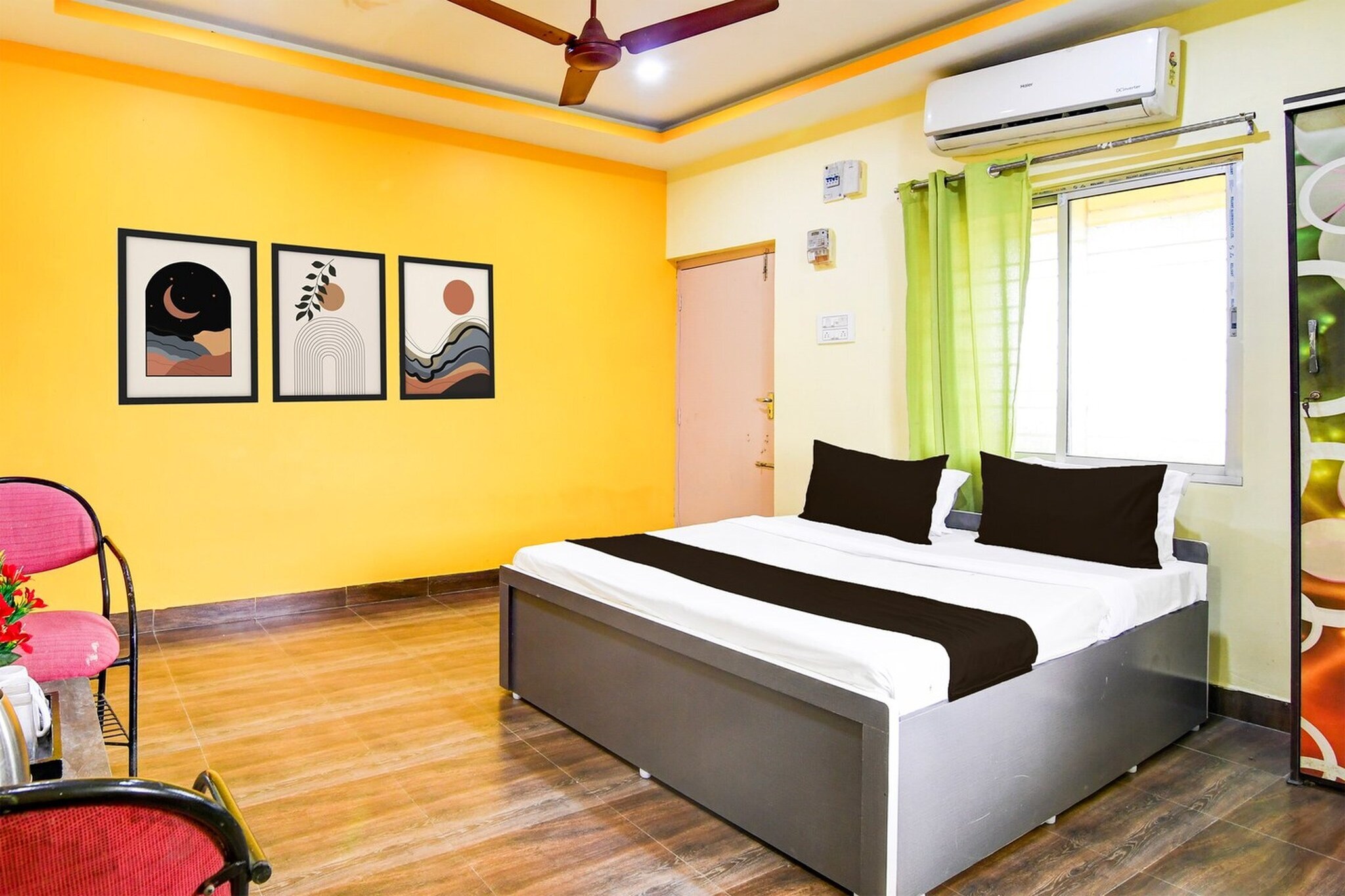 Comfortable Accommodations: Hotel O Daspara Kolkata Formerly Laxmi Guest House in Kolkata offers 3-star comfort with free WiFi throughout the property. Each room features air-conditioning, a private bathroom with free toiletries, a work desk, and a seating area.
Modern Amenities: Guests can enjoy a shower, TV, and tiled floors, ensuring a pleasant and convenient stay. The reception staff speak English and Hindi, providing assistance as needed.
Convenient Location: Located 23 km from Netaji Subhash Chandra Bose International Airport, the hotel is close to attractions such as Kalighat Kali Temple (11 km), Sealdah Railway Station (12 km), and Park Street Metro Station (13 km).
Unmarried couples are warmly welcome at this property.
Guests with local ID proof are warmly welcome.
Early Check-In Policy: A full day’s room rate will be charged for check-ins before 6:00 AM. Complimentary early check-in is available between 6:00 AM and 10:00 AM, subject to room availability.
Check-in is only available to guests aged 18 and above. Please provide a government-issued ID to confirm your age.