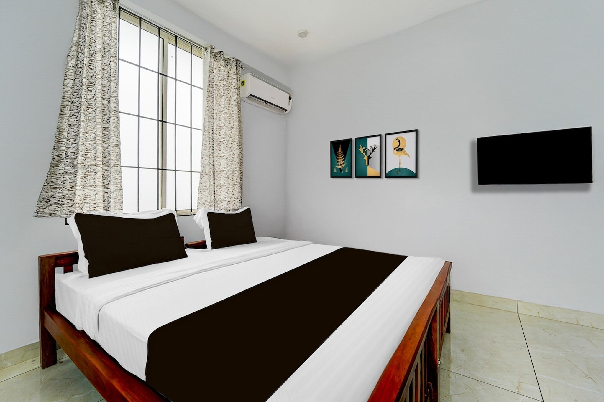 Comfortable Accommodations: Hotel O Pukkattupady Aluva East in Kochi offers family rooms with air-conditioning, private bathrooms, work desks, and seating areas. Each room includes free toiletries, bath or shower, TV, tiled floors, and a wardrobe.
Essential Facilities: Guests enjoy free WiFi throughout the property, a lift, 24-hour front desk, housekeeping service, room service, and luggage storage. Additional amenities include air-conditioning, private bathrooms, work desks, seating areas, free toiletries, bath or shower, TV, tiled floors, and wardrobes.
Convenient Location: Located 18 km from Cochin International Airport, the hotel is near Kochi Biennale (31 km), Cochin Shipyard (20 km), and Wonderla Kochi (5 km). Other attractions include National University of Advanced Legal Studies (3 km), Kerala Museum (8 km), and Edappally Church (9 km).
Unmarried couples are warmly welcome at this property.
Guests with local ID proof are warmly welcome.
Early Check-In Policy: A full day’s room rate will be charged for check-ins before 6:00 AM. Complimentary early check-in is available between 6:00 AM and 10:00 AM, subject to room availability.
Check-in is only available to guests aged 18 and above. Please provide a government-issued ID to confirm your age.