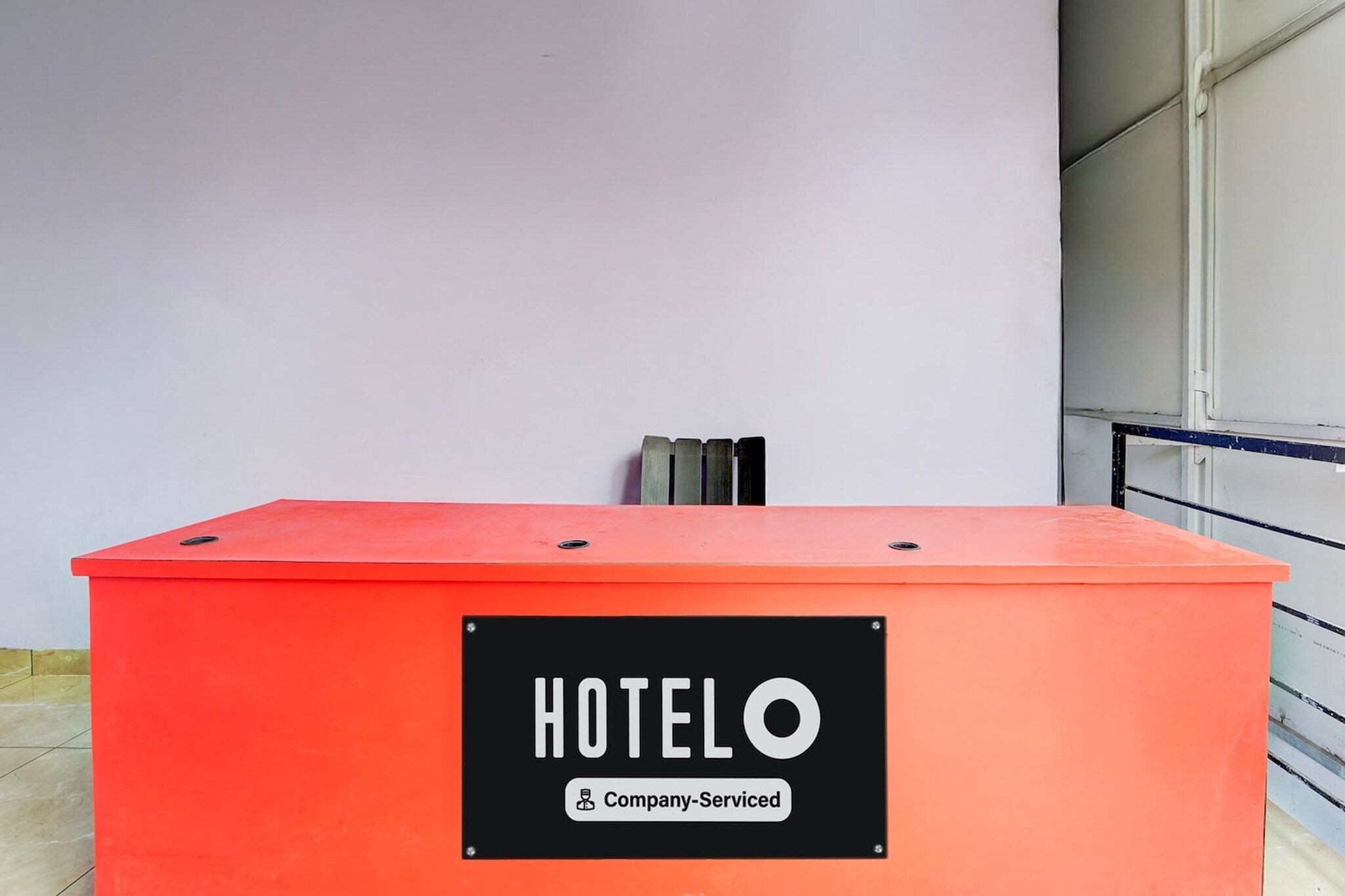 Ground floor: (bedroom(double bed, TV, seating area, air conditioning, Towels incl., telephone), bathroom(bathtub or shower, shower, washbasin, toilet, shampoo, body soap, hot water))