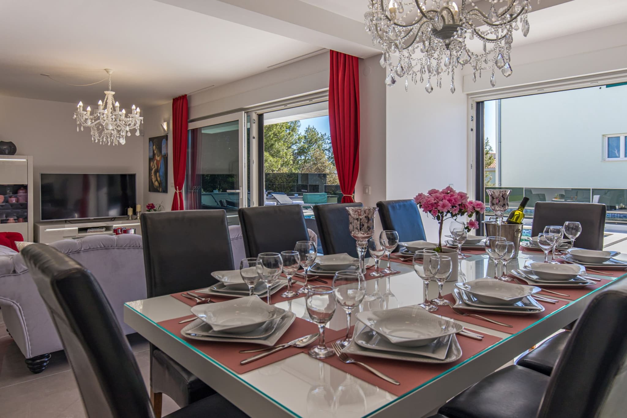 Villa Shaula -  Five Bedroom Holiday Home with Pool,Sauna and Gym-Esszimmer