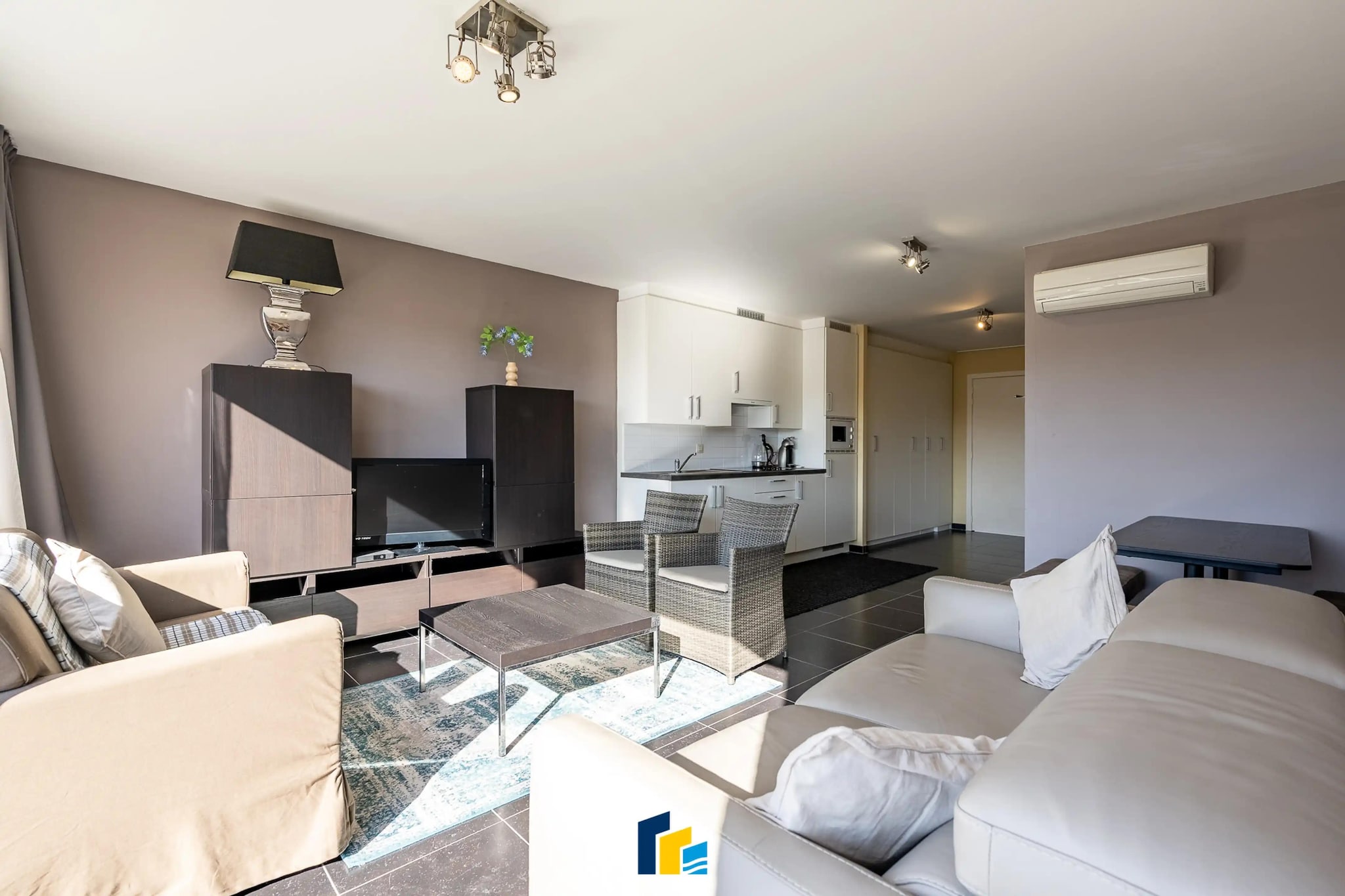 SEAGARDEN VILLAGE 0202-Woonkamer