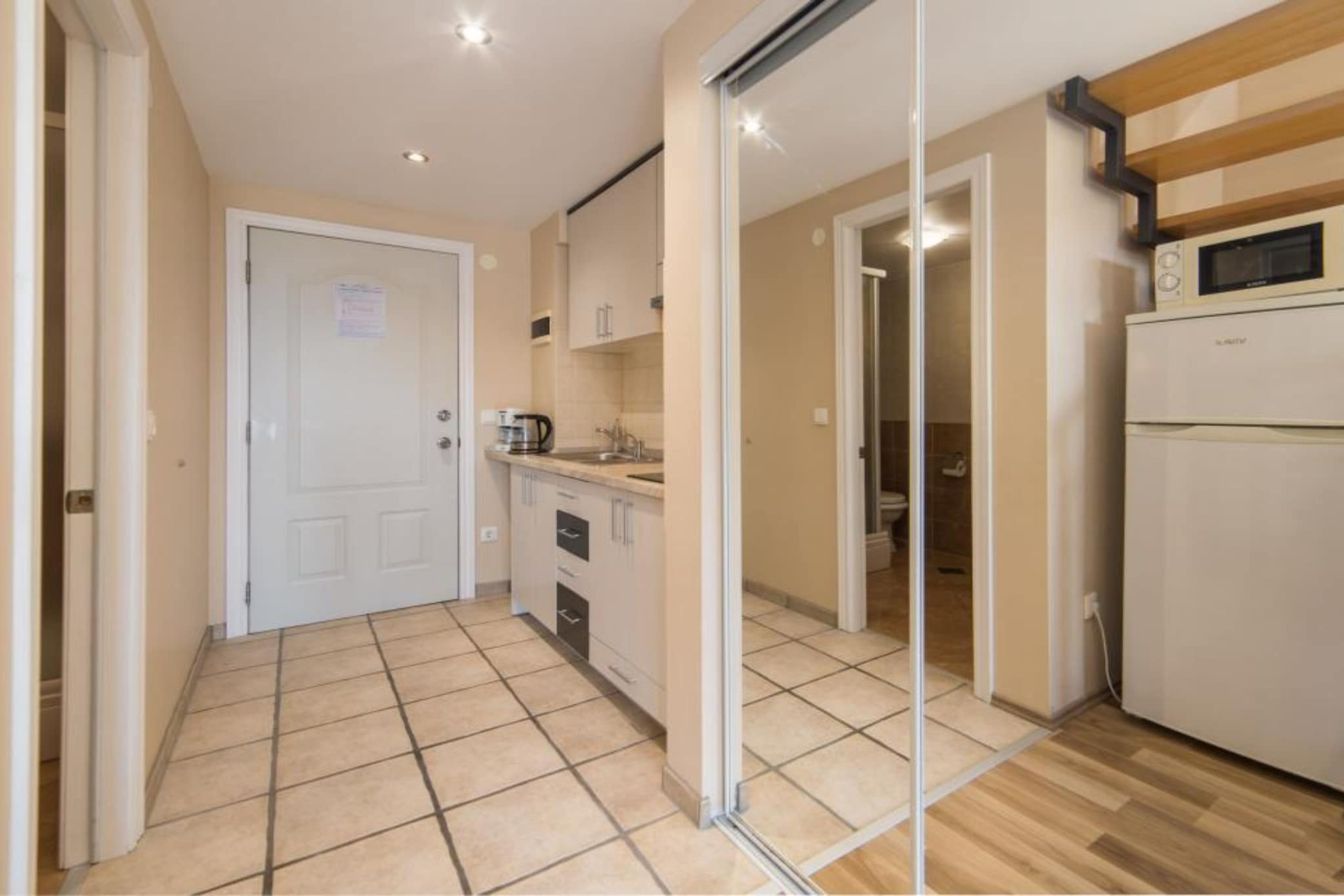 Apartments Nmn - Studio Apartment with Balcony 2-Außenbereich