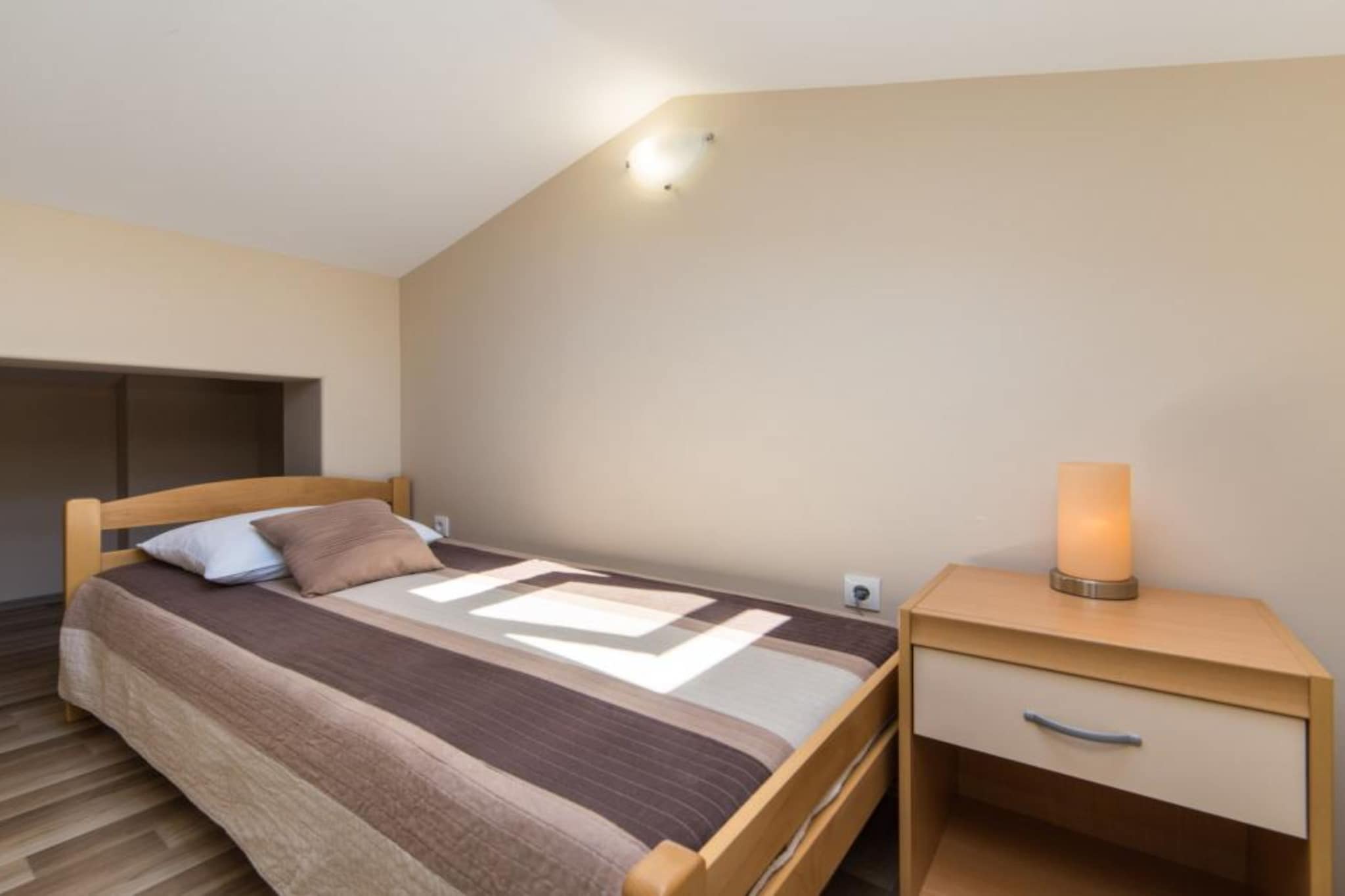 Apartments Nmn - Studio Apartment with Balcony 2-Schlafzimmer