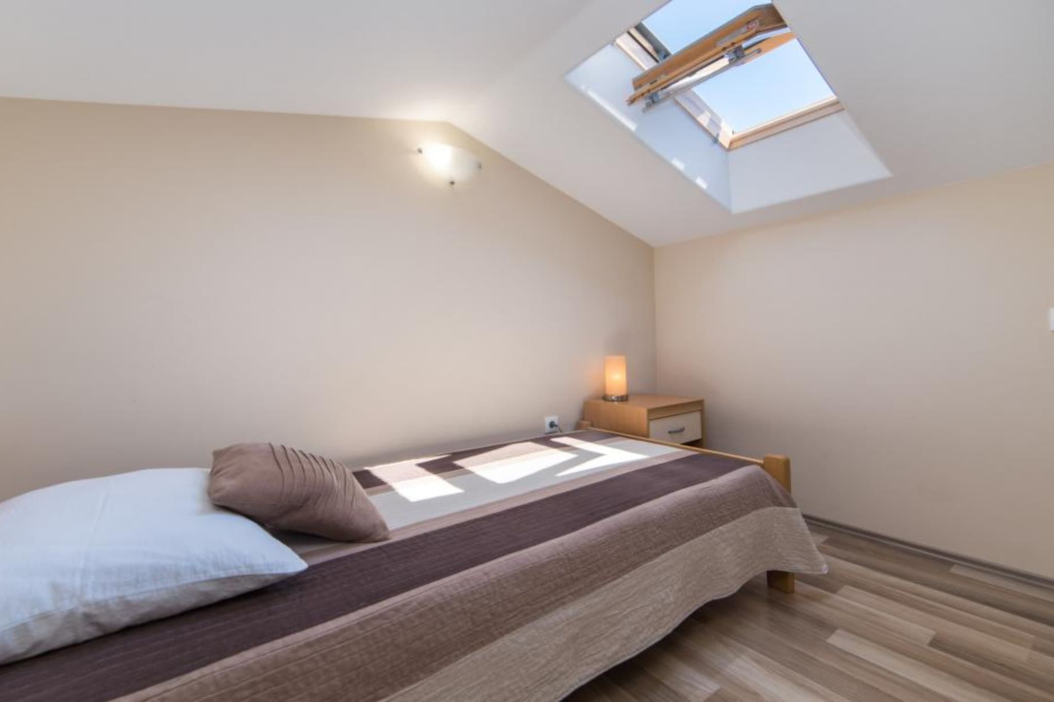 Apartments Nmn - Studio Apartment with Balcony 2-Schlafzimmer