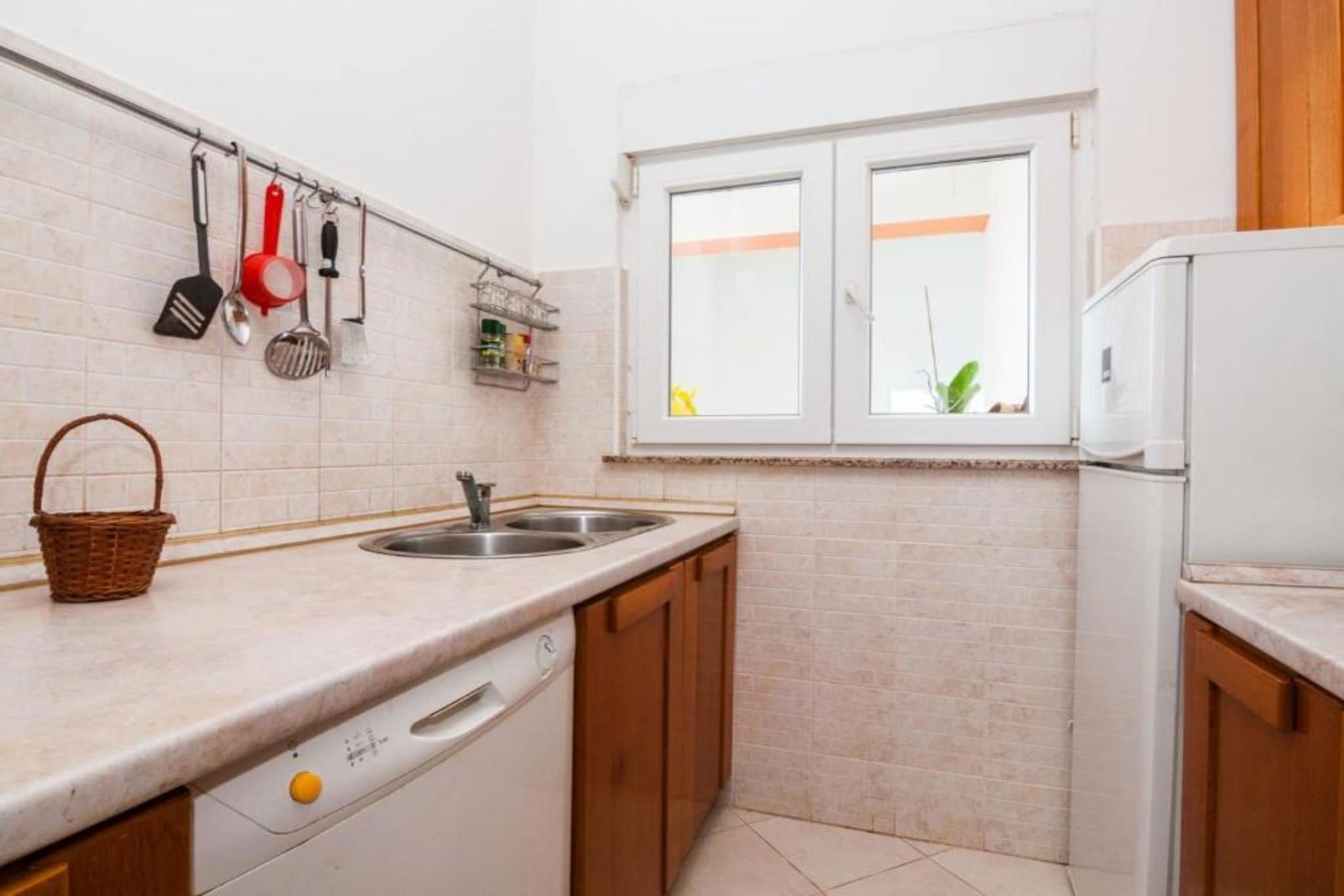 Seaside Oasis Apartments on Island Ugljan - One Bedroom Apartment with Balcony (owner Cvita 1)-Keuken