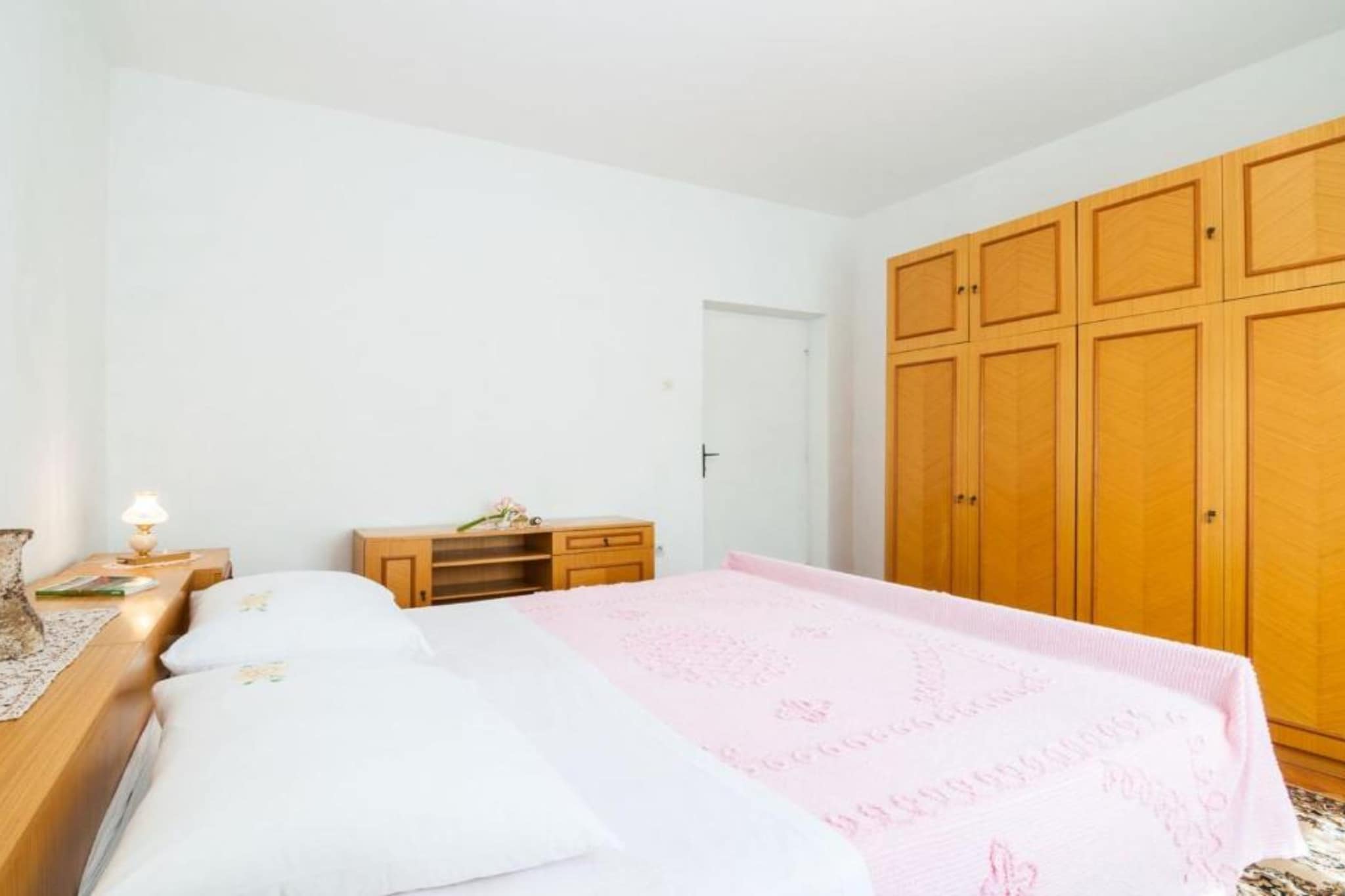 Seaside Oasis Apartments on Island Ugljan - Two Bedroom Apartment with Terrace (owner Cvita 3)-Slaapkamer