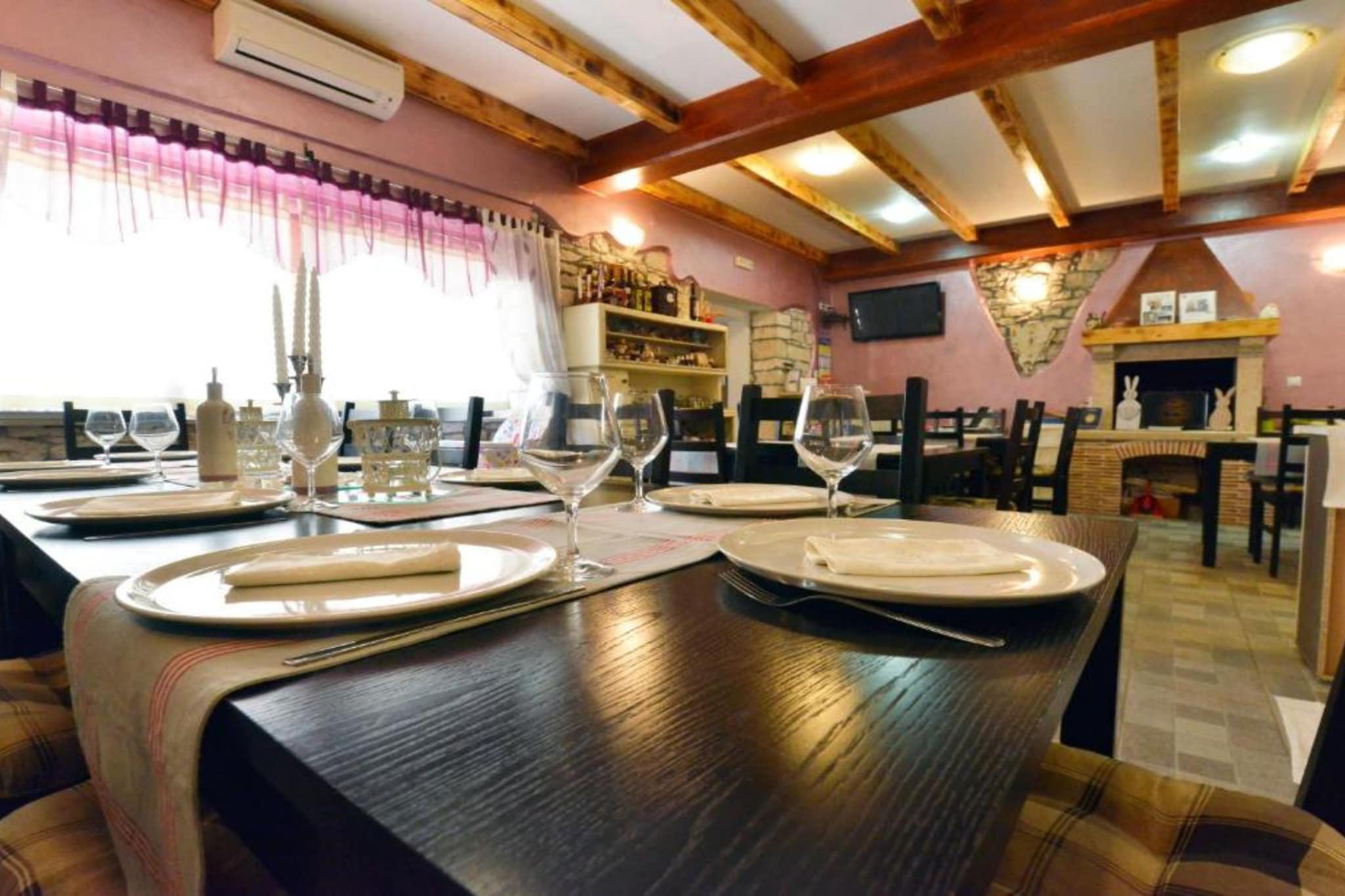 Authentic Istrian Rooms for Unforgettable Stays - Double Room with Balcony-Facilities