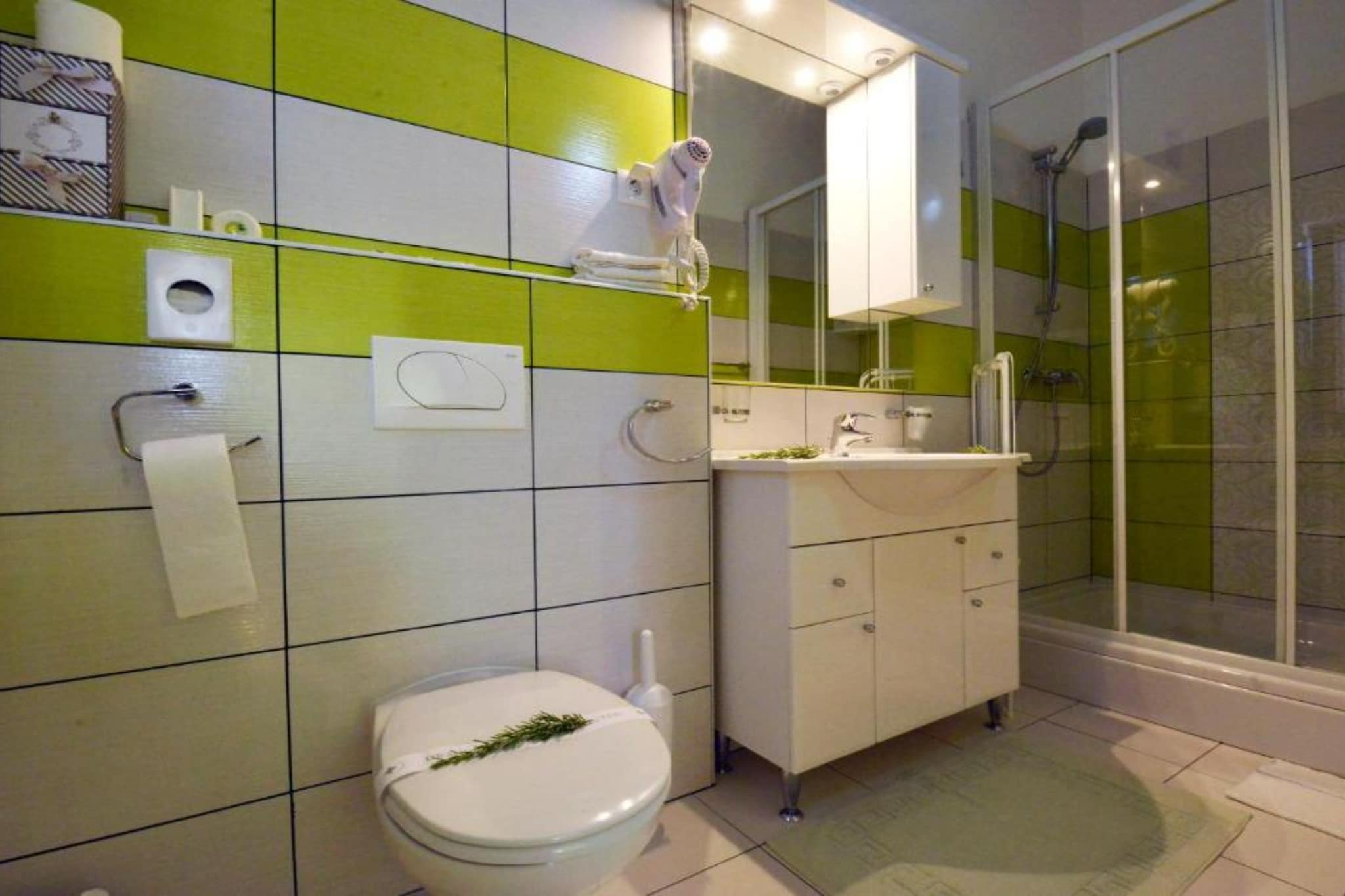 Authentic Istrian Rooms for Unforgettable Stays - Triple Room-Bathroom