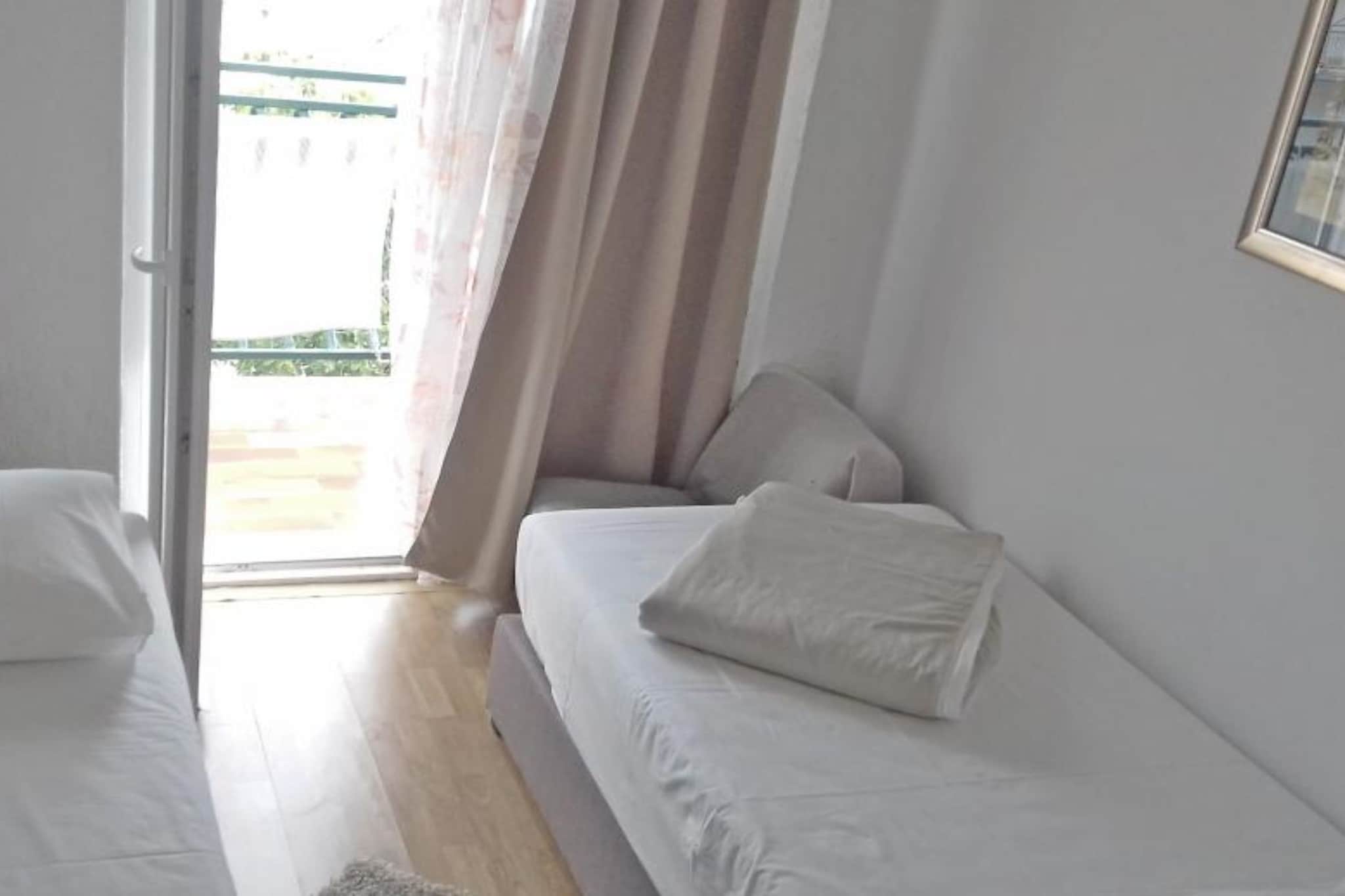 Apartments Silva - Superior Two Bedroom Apartment with Balcony and Sea View-Chambre