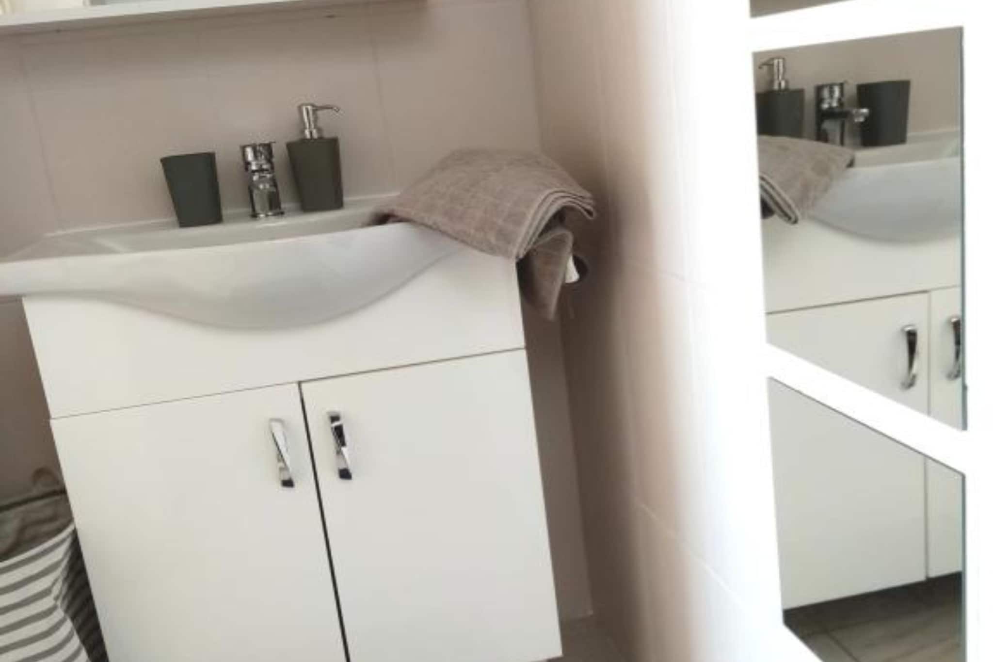 Apartments Silva - One Bedroom Apartment with Balcony and Sea View-Salle de bain