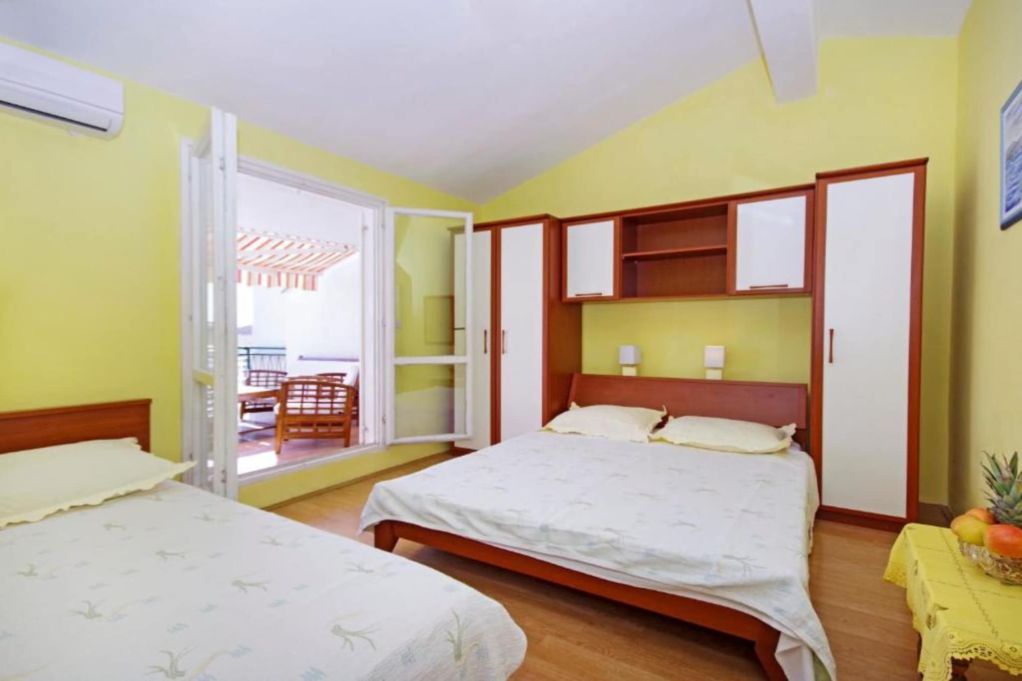 Apartments Ribarević - Three Bedroom Apartment With Terrace and Sea View