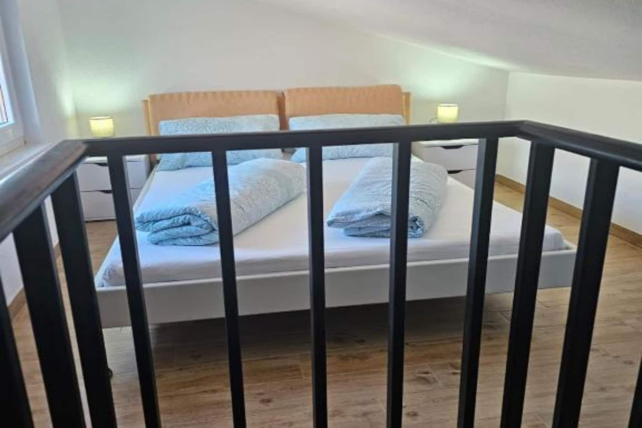 Spacious Villa With Outdoor Swimming Pool in Trogir - Three Bedroom Apartment-Chambre