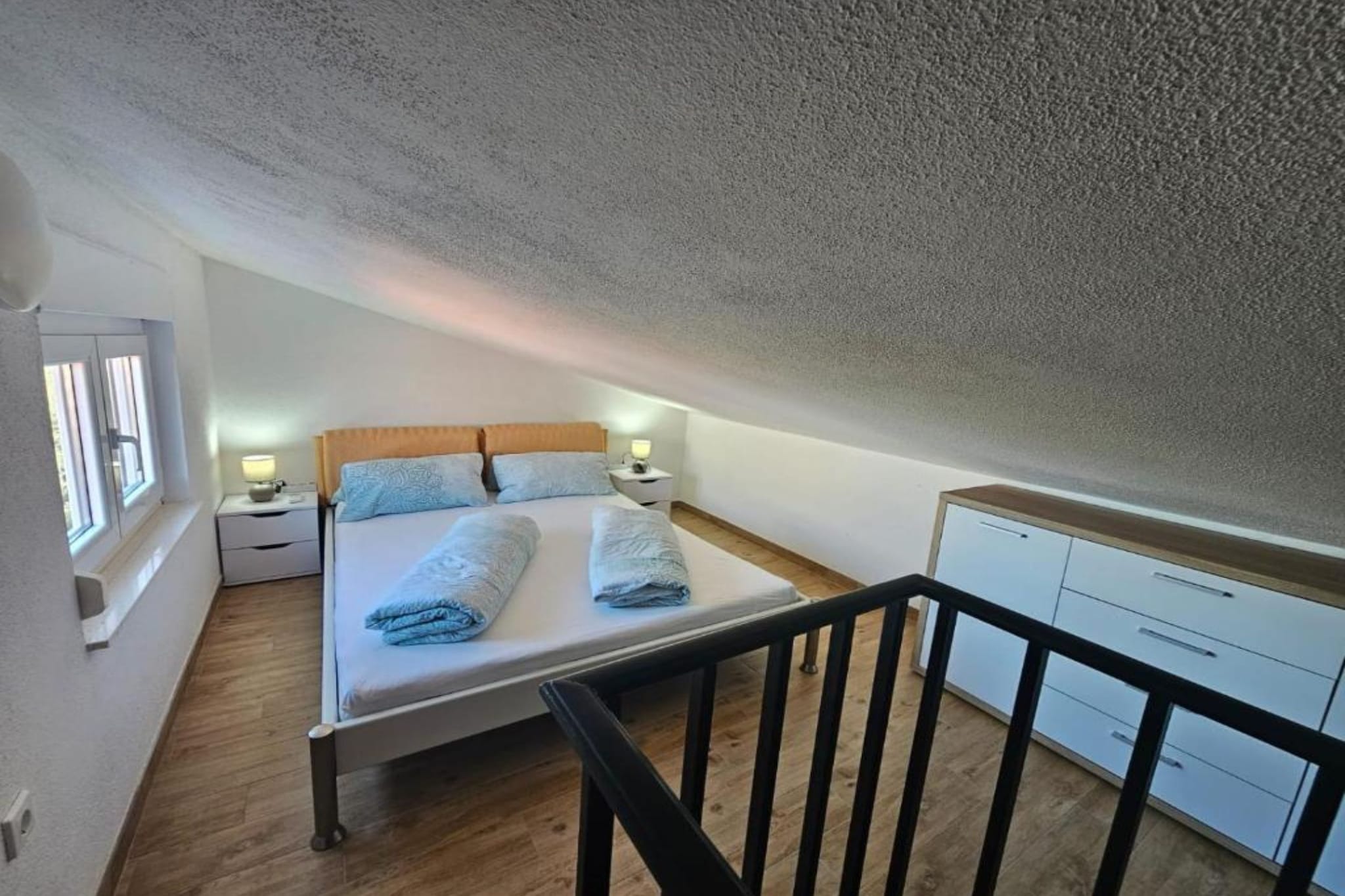 Spacious Villa With Outdoor Swimming Pool in Trogir - Three Bedroom Apartment-Chambre
