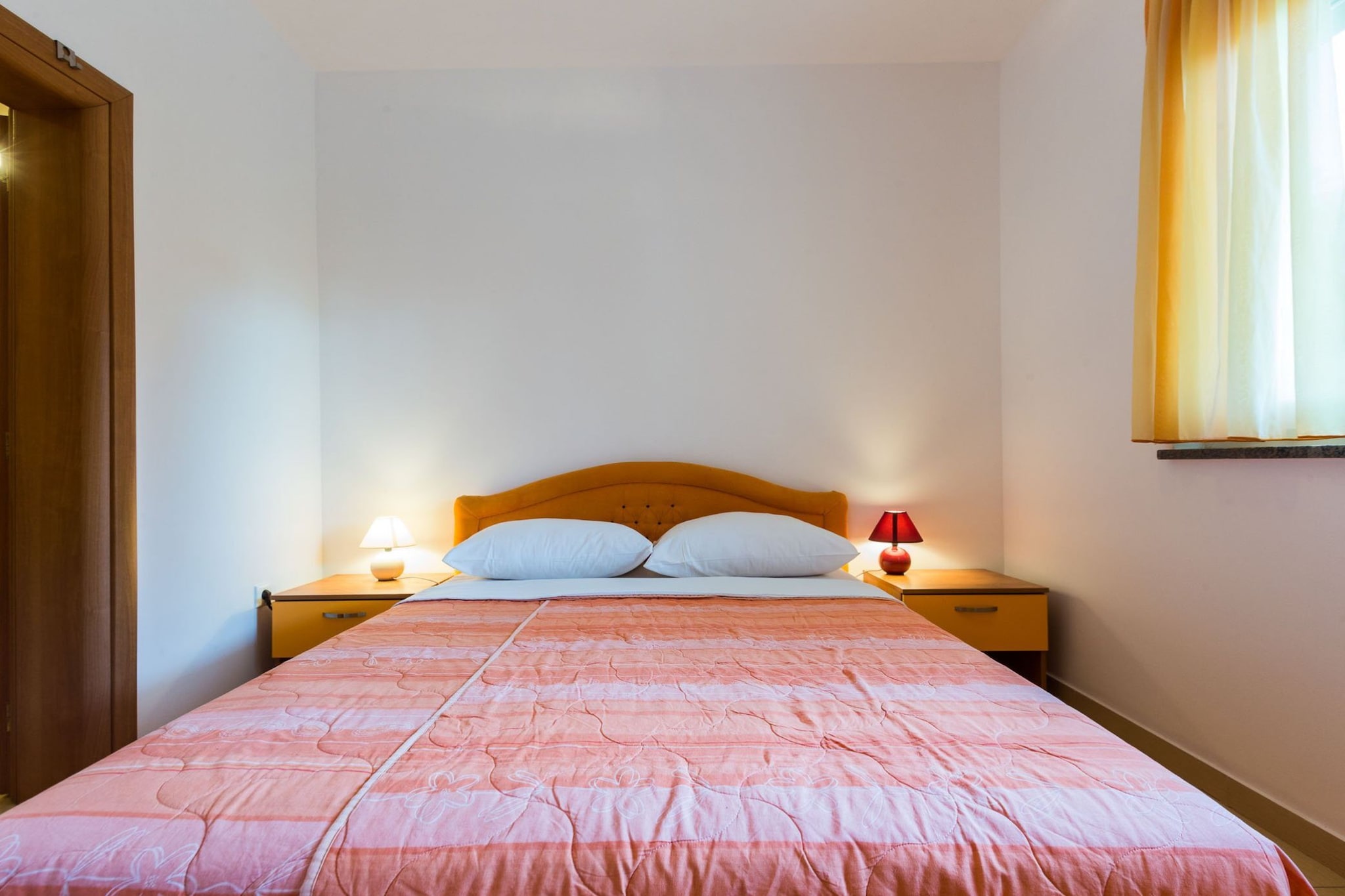 Elegant and Lavish Leisure Apartments Zadar with Outdoor Pool - Standard Two Bedroom Apartment with Terrace (owner Orange)-Slaapkamer