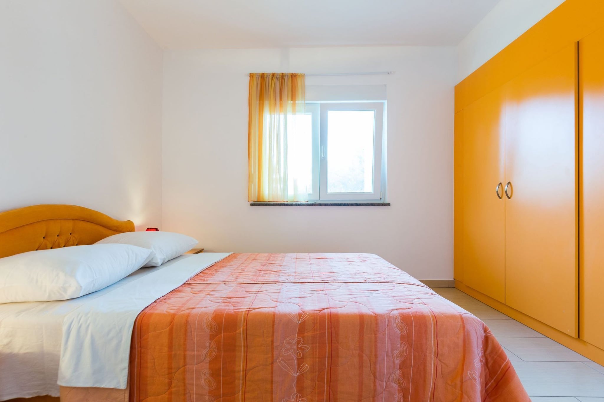 Elegant and Lavish Leisure Apartments Zadar with Outdoor Pool - Standard Two Bedroom Apartment with Terrace (owner Orange)-Slaapkamer