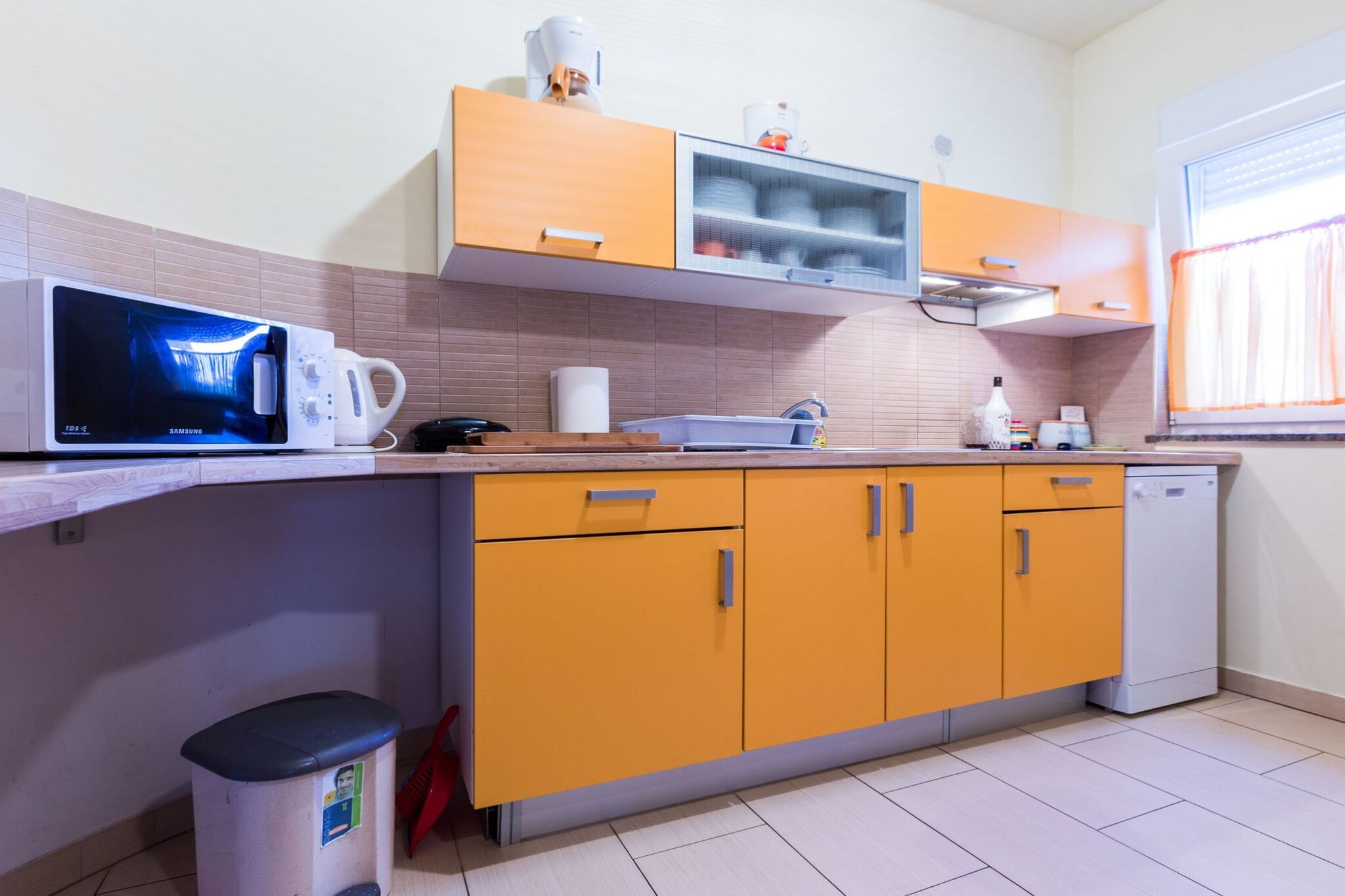 Elegant and Lavish Leisure Apartments Zadar with Outdoor Pool - Standard Two Bedroom Apartment with Terrace (owner Orange)-Keuken