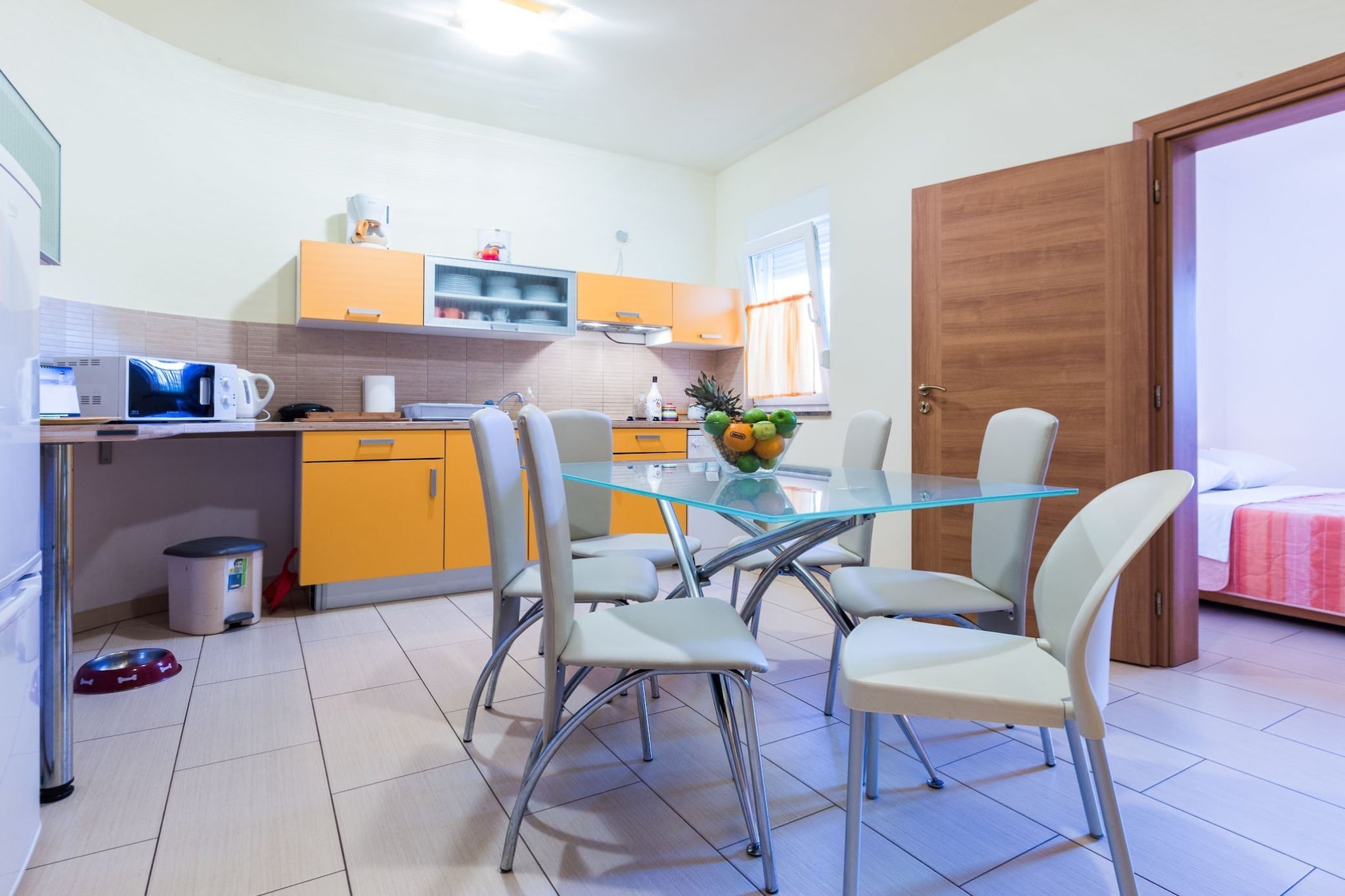 Elegant and Lavish Leisure Apartments Zadar with Outdoor Pool - Standard Two Bedroom Apartment with Terrace (owner Orange)-Keuken
