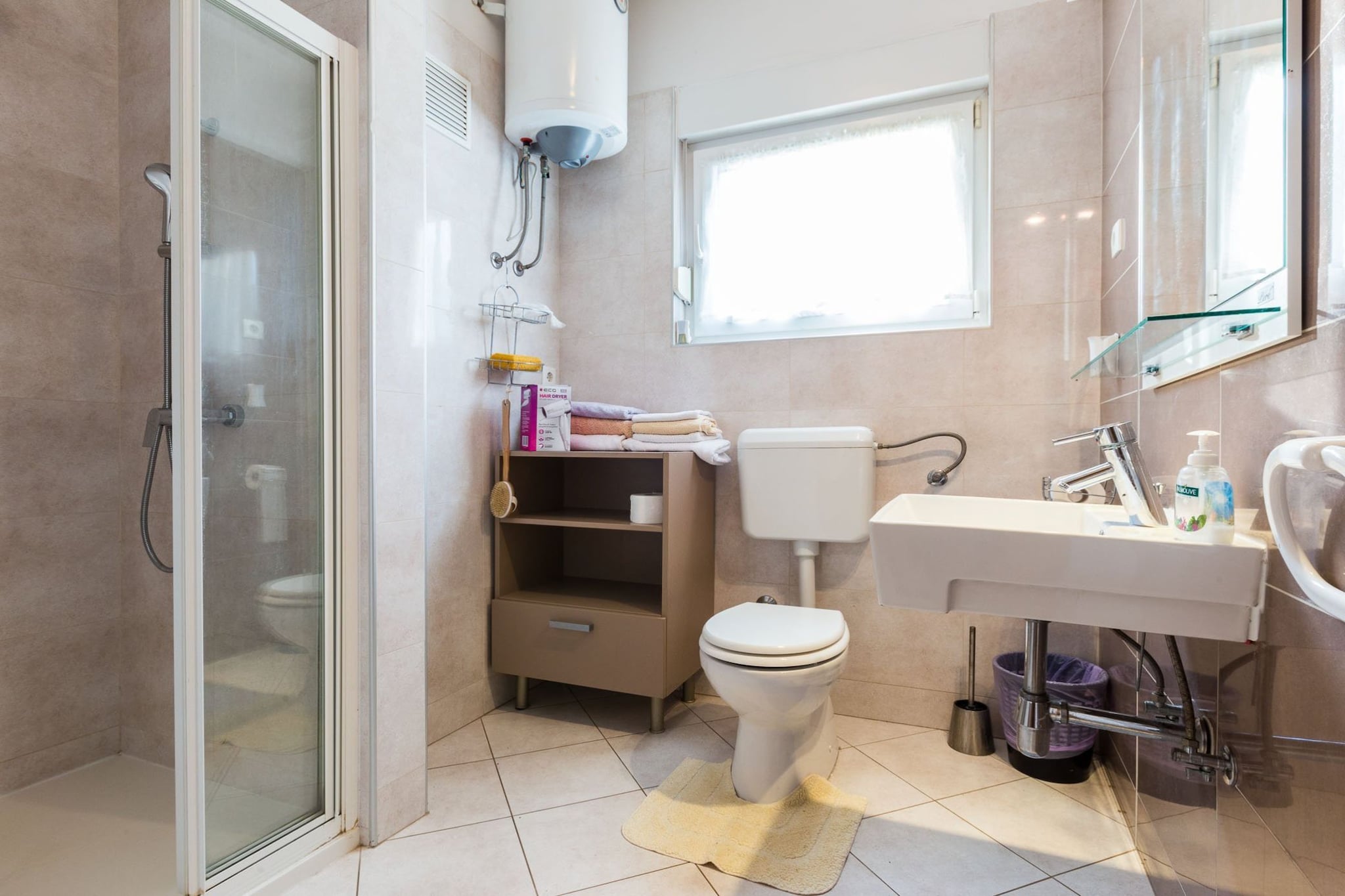 Elegant and Lavish Leisure Apartments Zadar with Outdoor Pool - Standard Two Bedroom Apartment with Terrace (owner Orange)-Badkamer