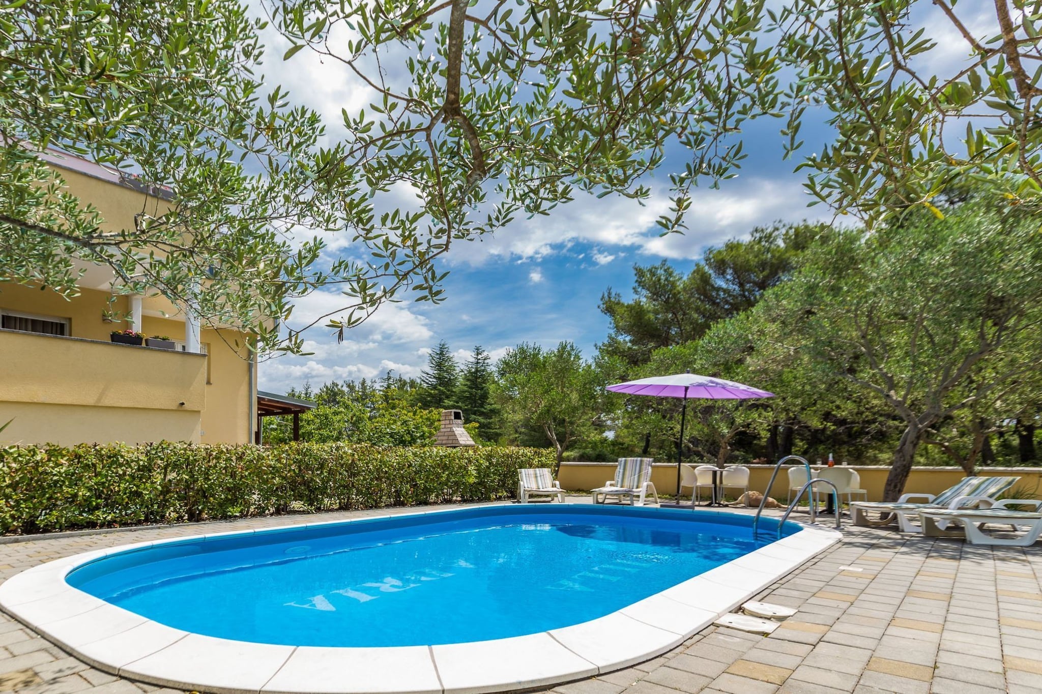 Elegant and Lavish Leisure Apartments Zadar with Outdoor Pool - Standard Two Bedroom Apartment with Terrace (owner Orange)-Zwembad