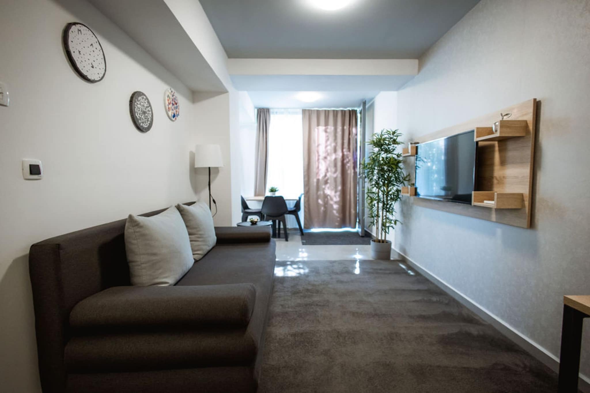 Stylish Apartments with Osijek Near Top Attractions - Standard Studio Apartment  - Maks 3-Woonkamer