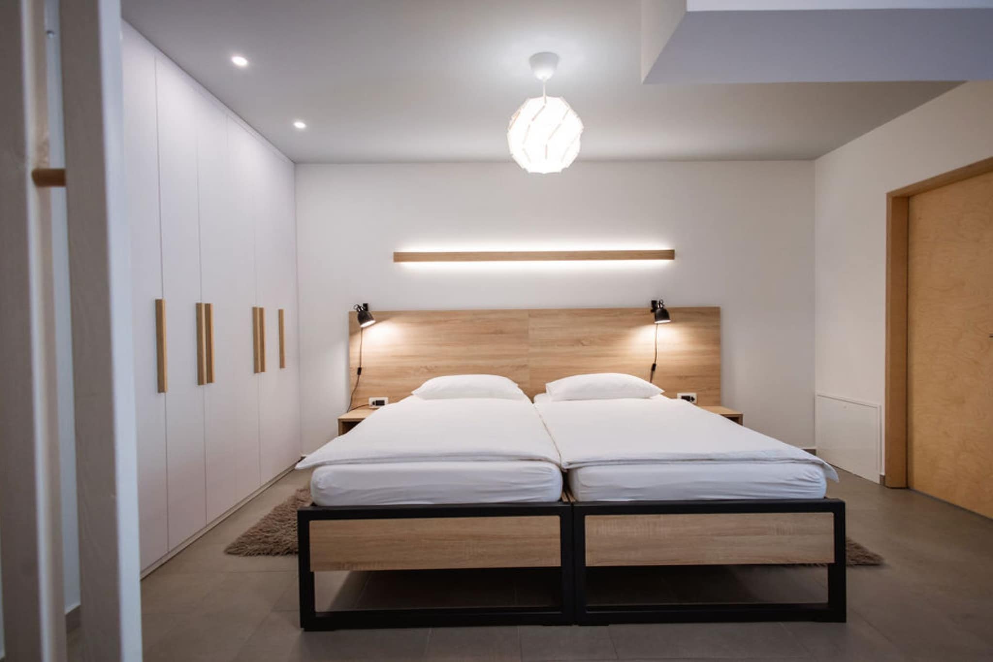 Stylish Apartments with Osijek Near Top Attractions - Standard Studio Apartment  - Maks 3-Slaapkamer