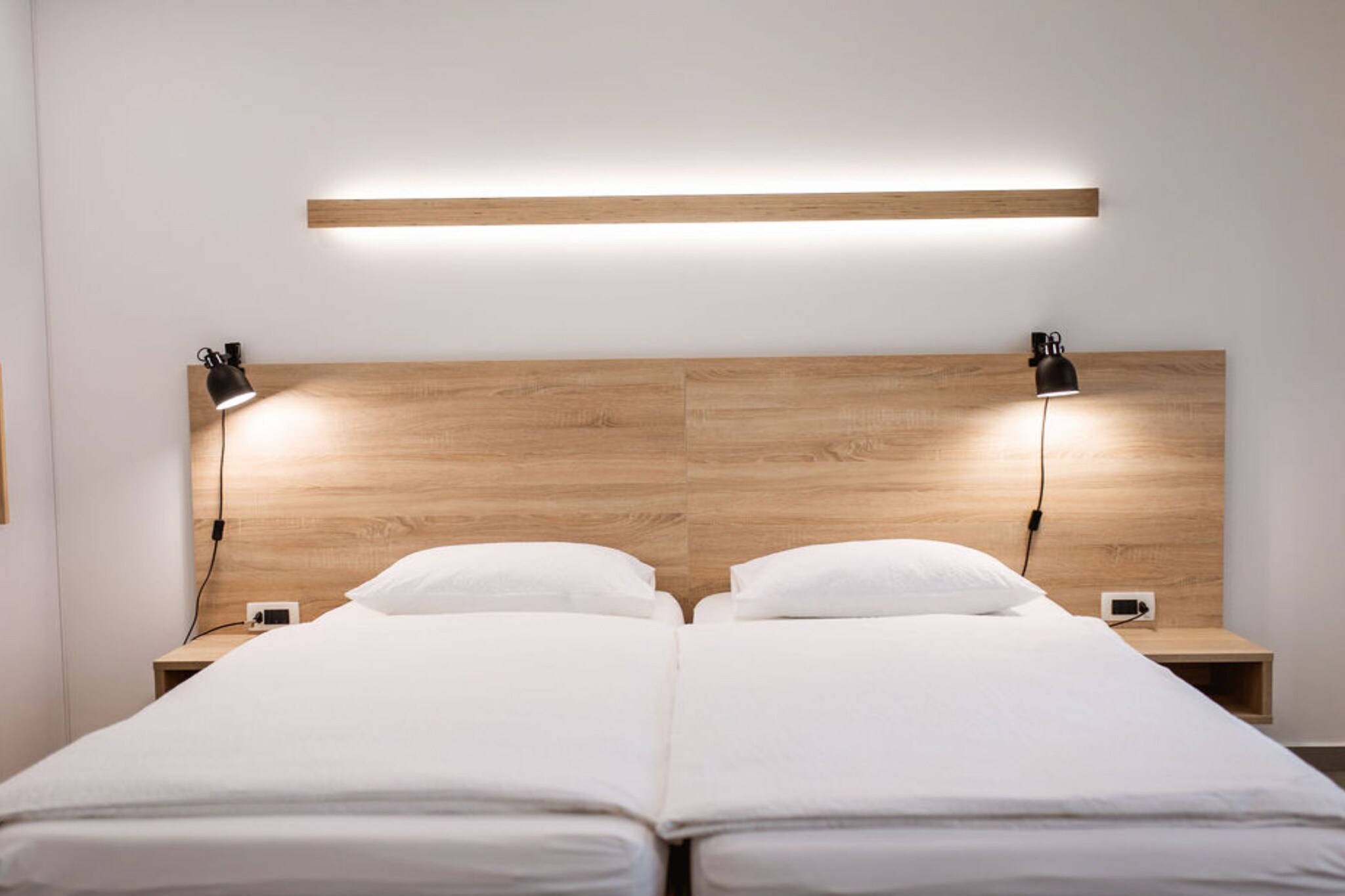 Stylish Apartments with Osijek Near Top Attractions - Standard Studio Apartment  - Maks 3-Slaapkamer
