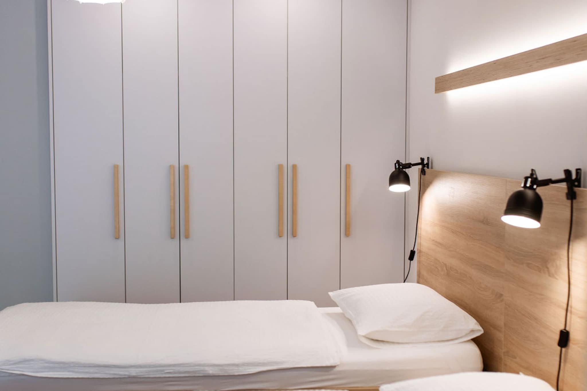 Stylish Apartments with Osijek Near Top Attractions - Standard Studio Apartment  - Maks 3-Slaapkamer