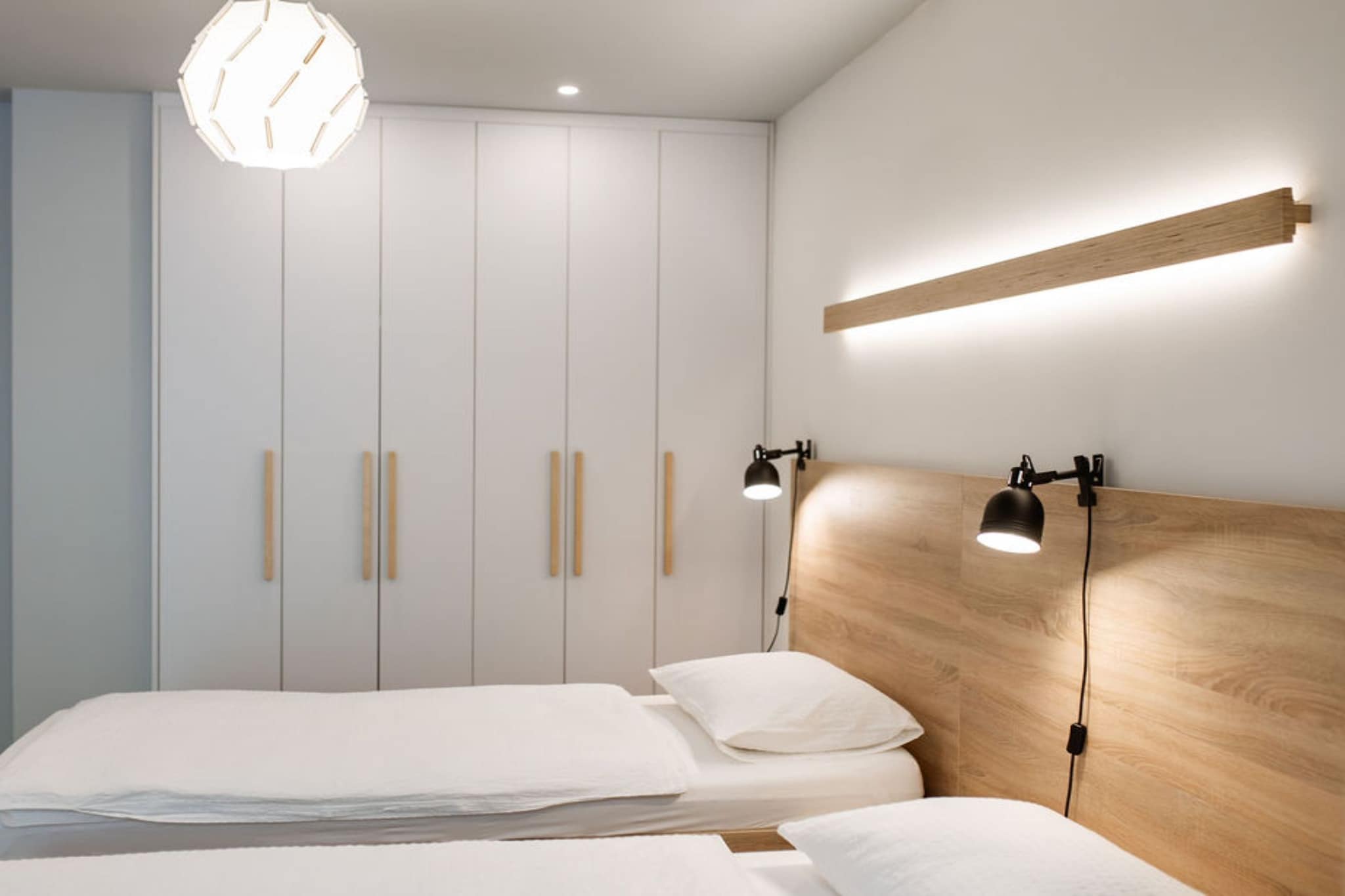 Stylish Apartments with Osijek Near Top Attractions - Standard Studio Apartment  - Maks 3-Slaapkamer